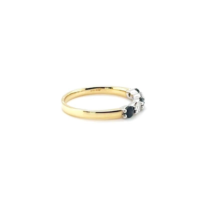 Taille ronde Bague en or jaune 18 carats, saphir bleu et diamant en vente