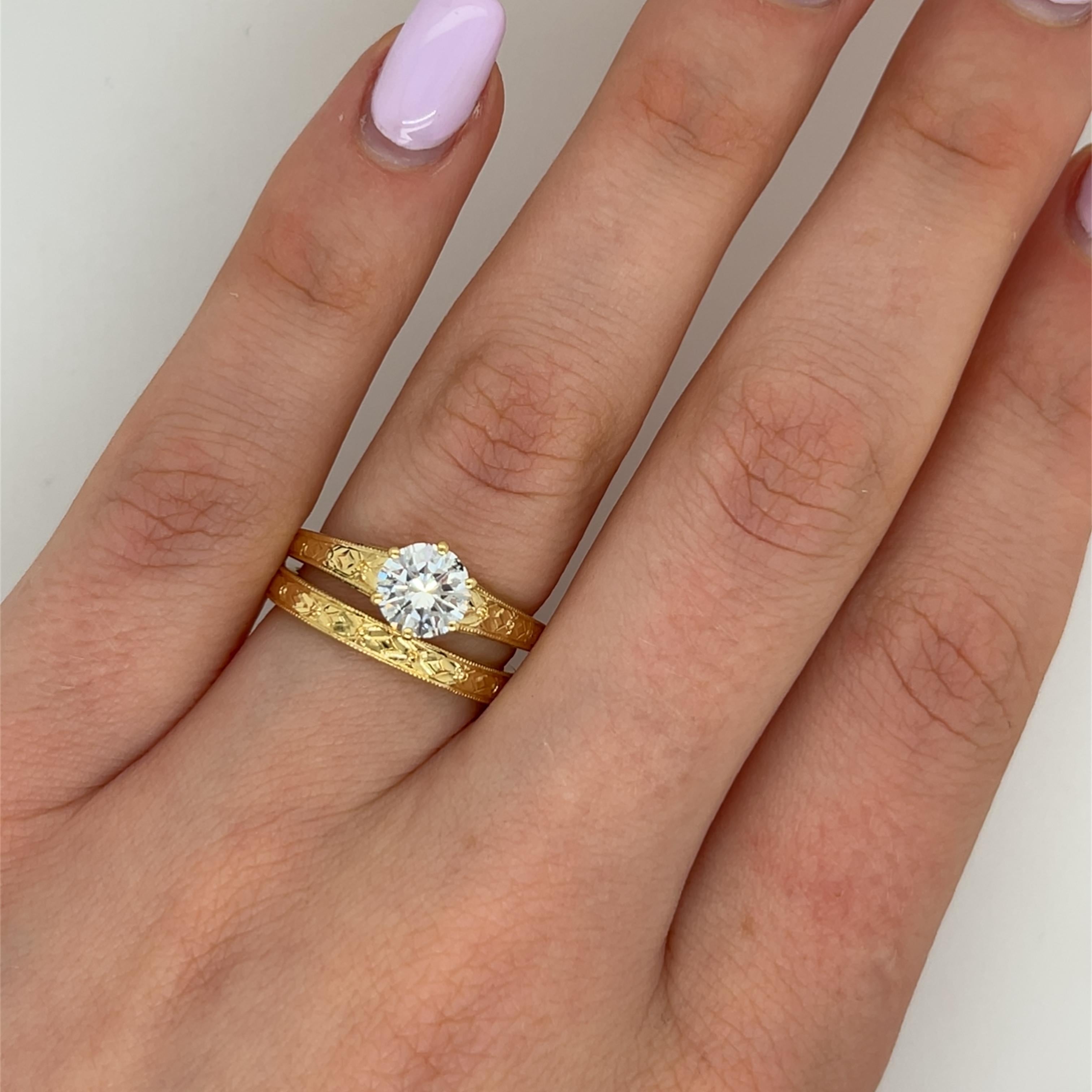 Women's or Men's 18ct Yellow Gold Bridal Set 0.90ct G/H SI1 Solitaire Diamond Ring & Wedding Ring For Sale