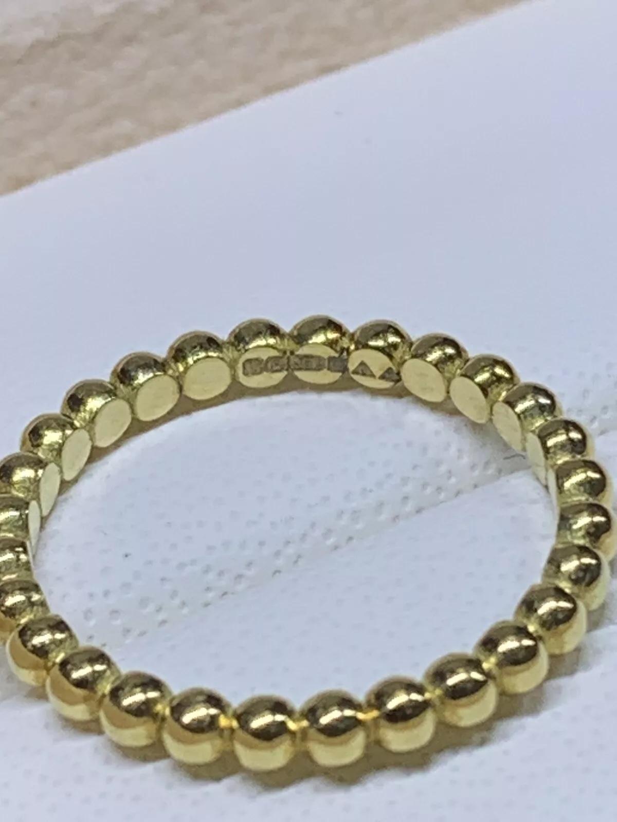 18ct Yellow gold chunky ball stackable wedding band 2mm In New Condition For Sale In London, GB