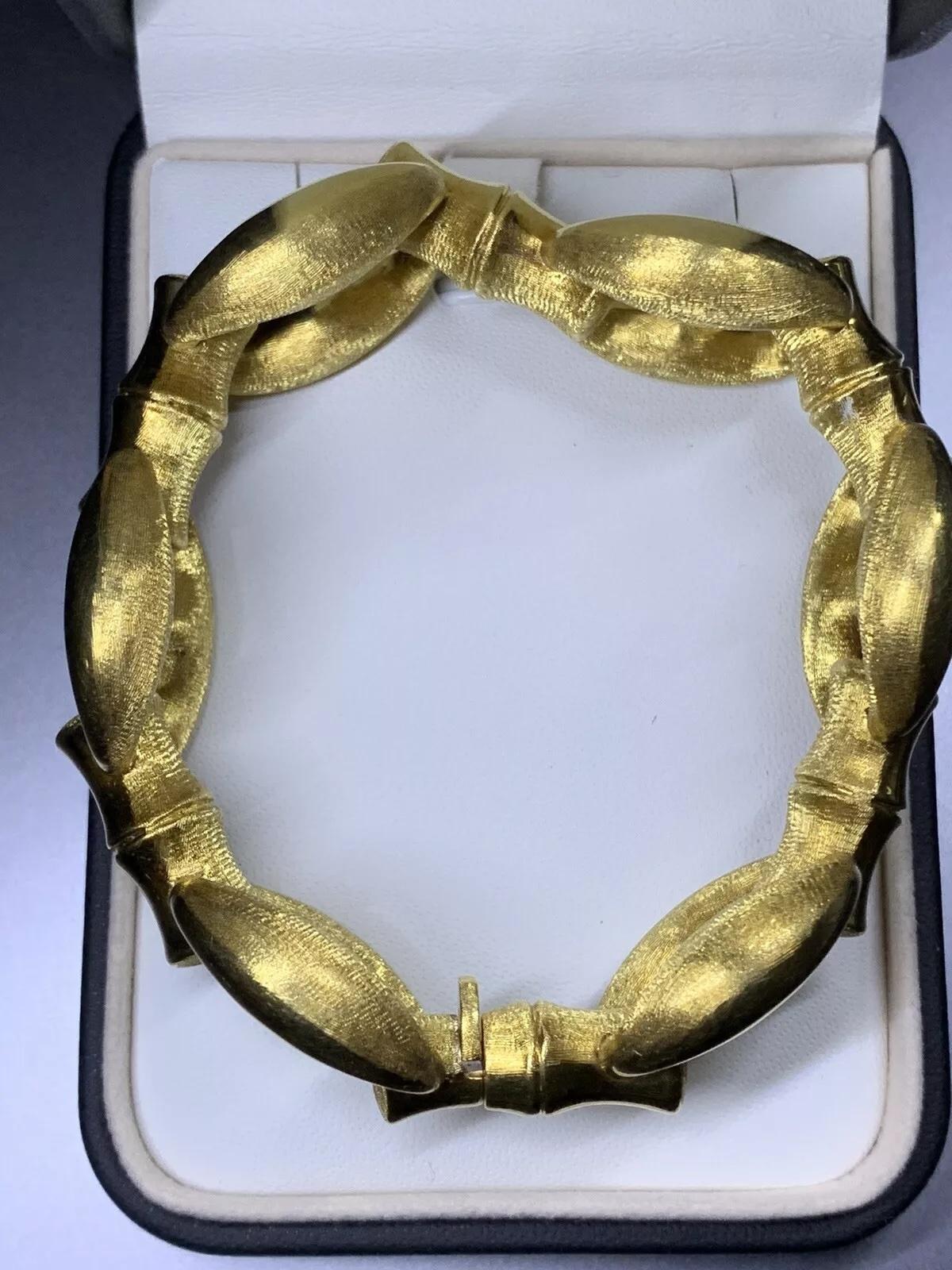 Bracelet large en or jaune 18ct à maillons cubains 61.0g en vente 1