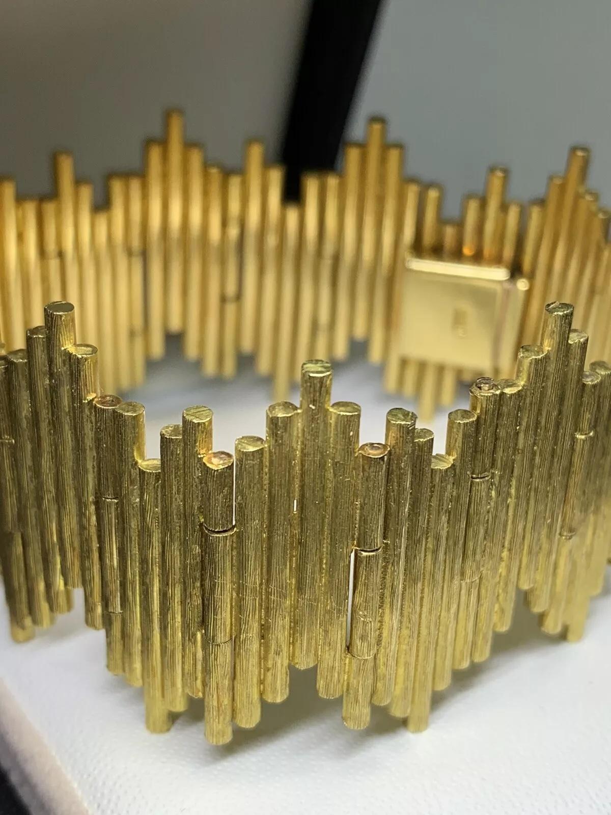 18ct Yellow gold chunky large bangle bark bracelet 7 inches length For Sale 1