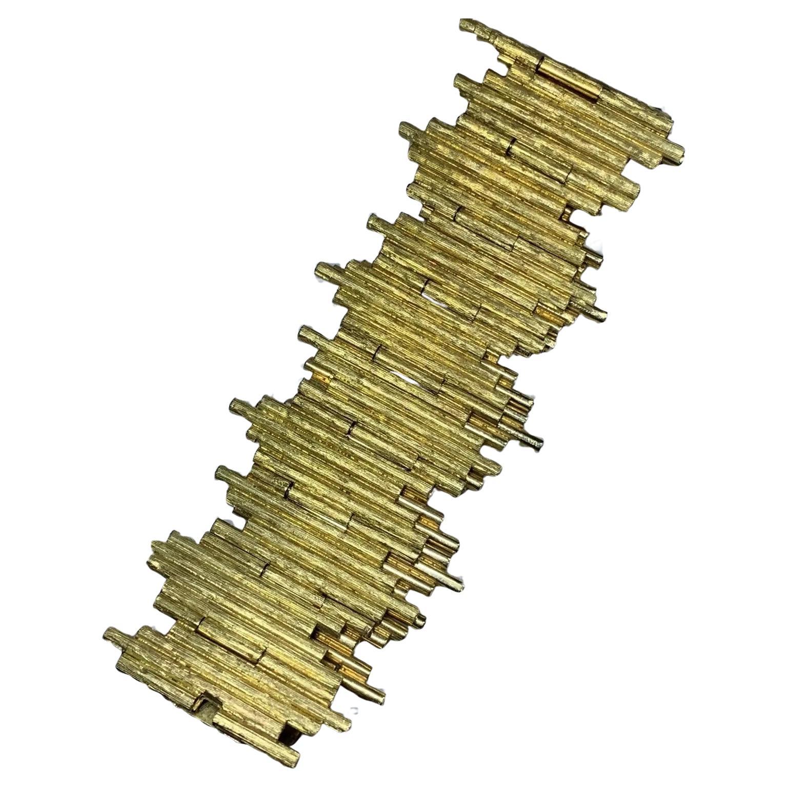 18ct Yellow gold chunky large bangle bark bracelet 7 inches length