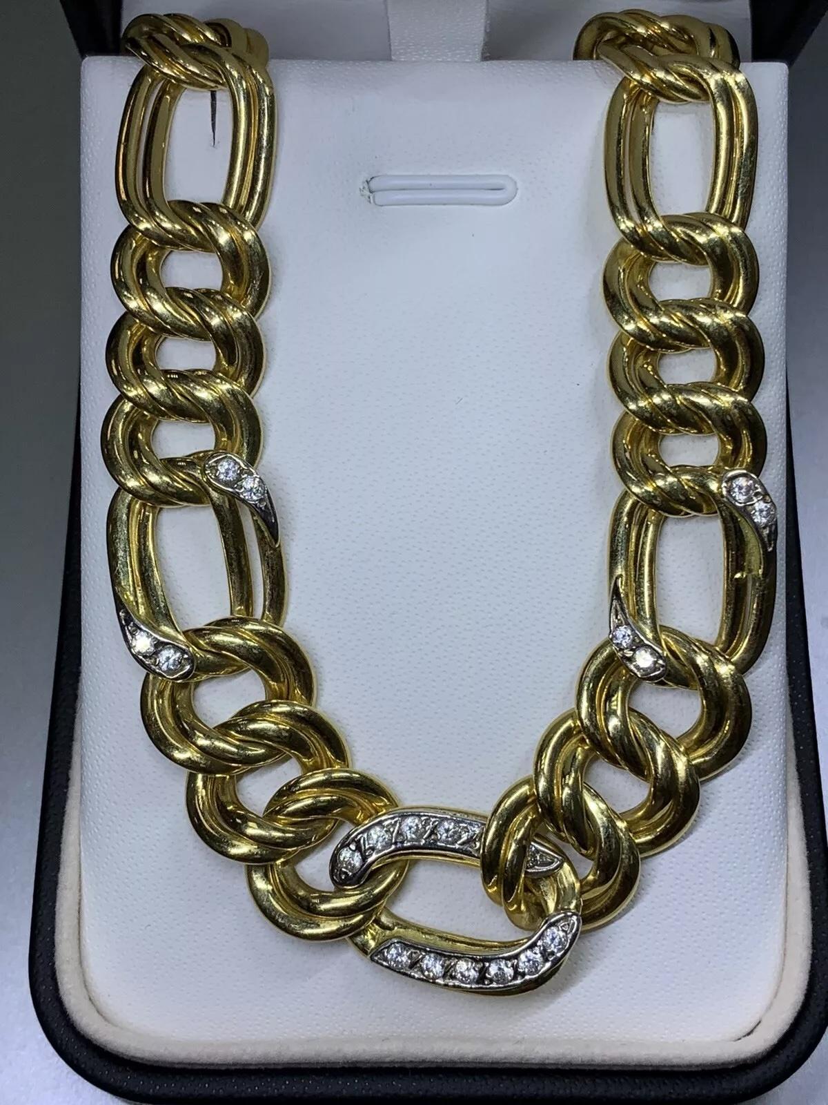 18ct yellow gold chunky large link curb cuban necklace. For Sale 1