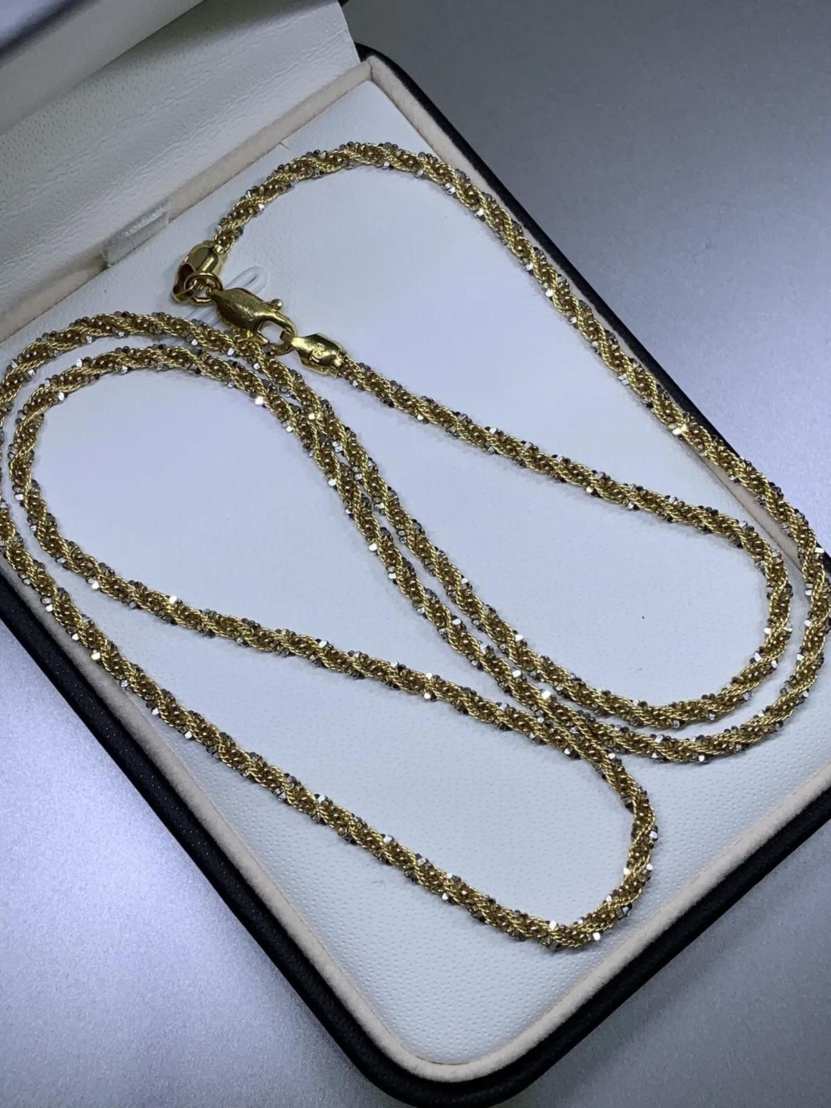 Collier à maillons cubains en or jaune 18ct, corde épaisse 14.1g 21 pouces
Collier à maillons cubains en or jaune 18ct, corde épaisse 14.1g 21 pouces
Chaîne de corde en or jaune et blanc 18ct.
Whiting or blanc et jaune 18k chunky curb cuban link