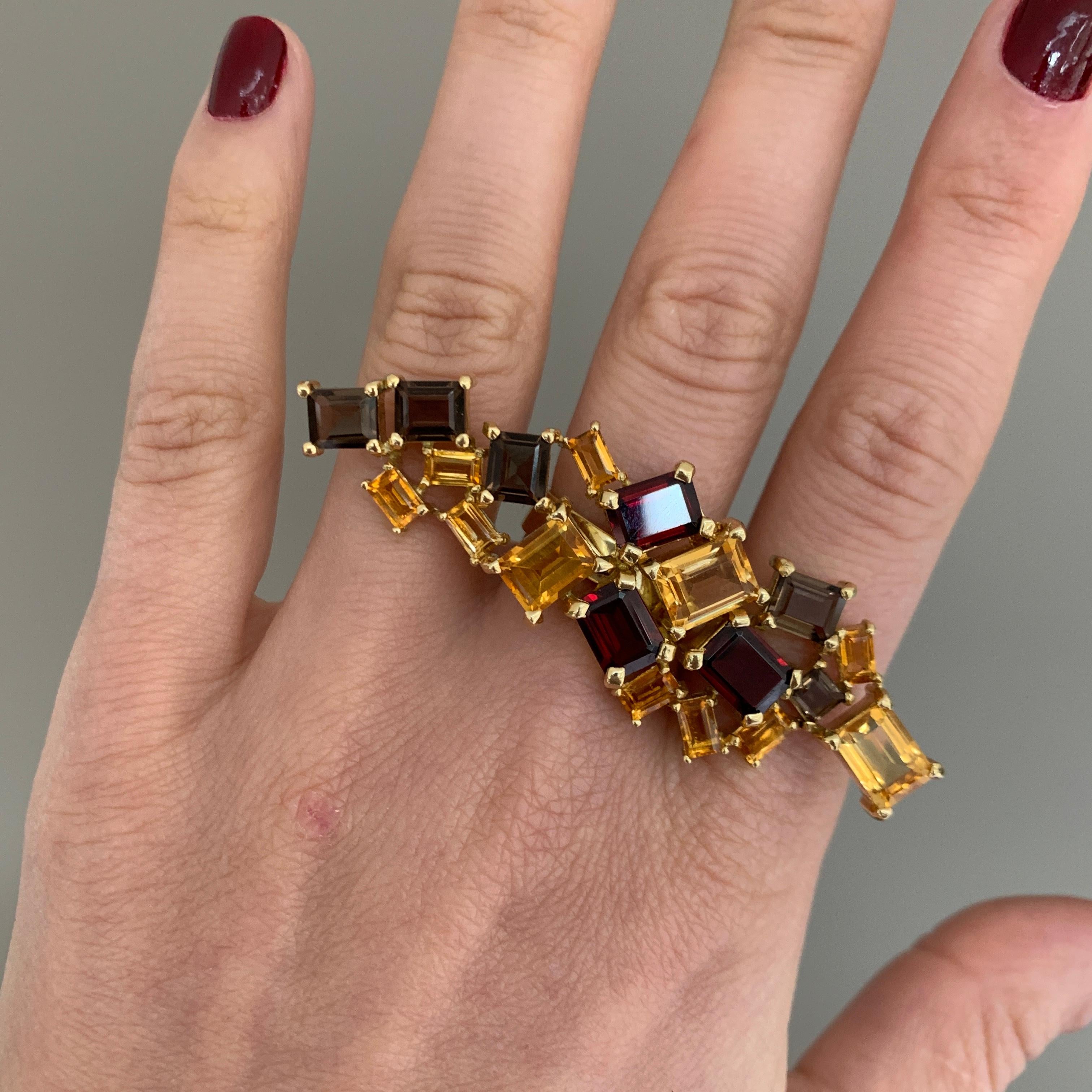 18ct Yellow Gold, Citrine, Garnet and Smokey Quartz Cocktail Ring For Sale 1