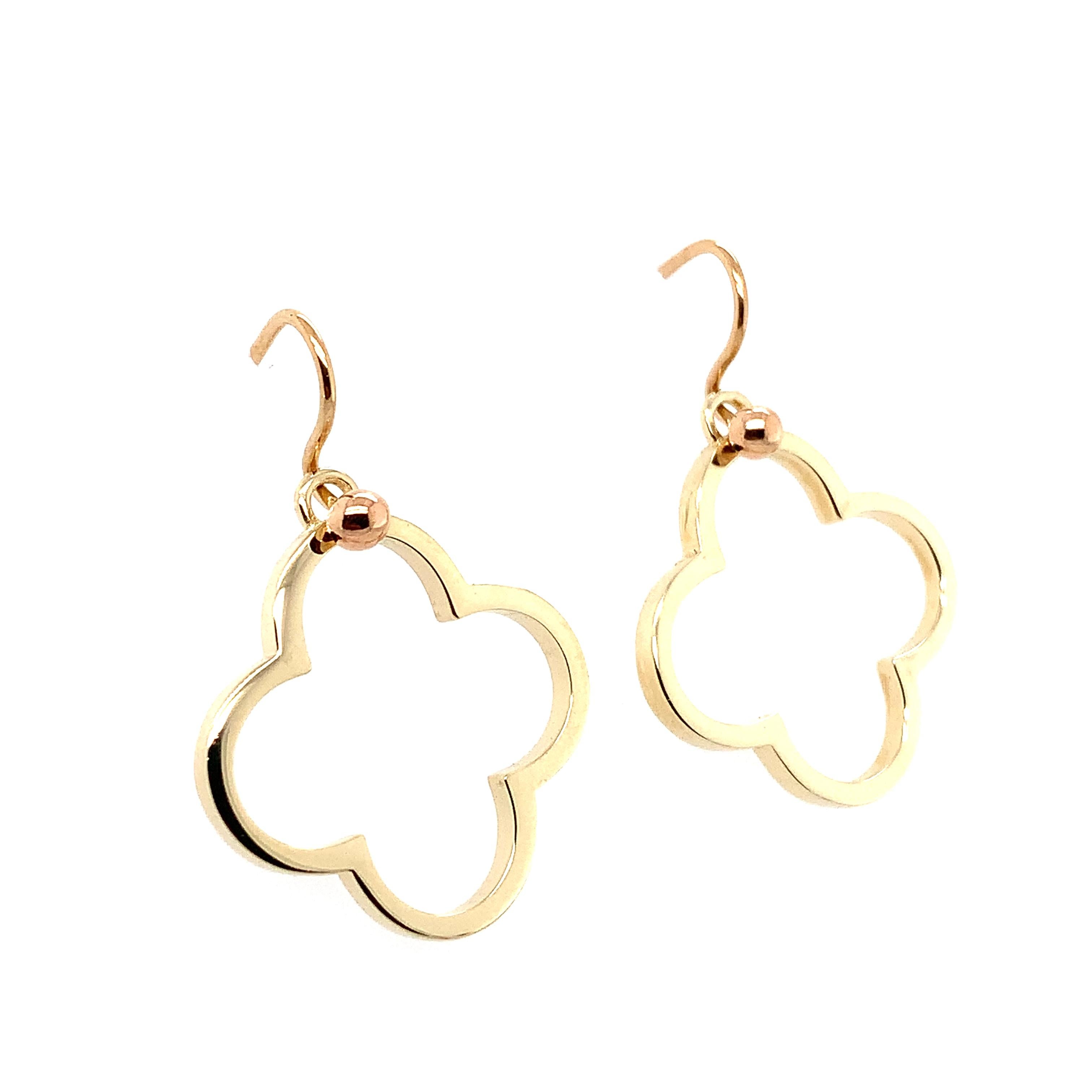 9k Yellow gold clover drop earrings  In New Condition For Sale In London, GB