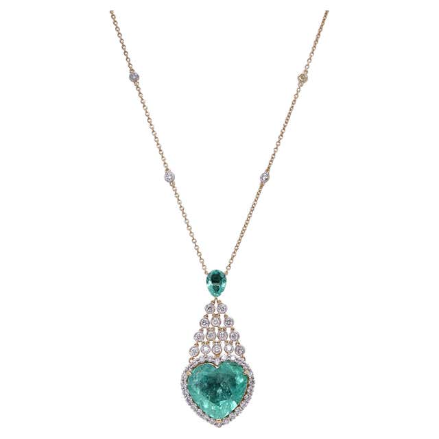 Lalique Libellule Emerald and Yellow Gold Pendant Necklace For Sale at ...