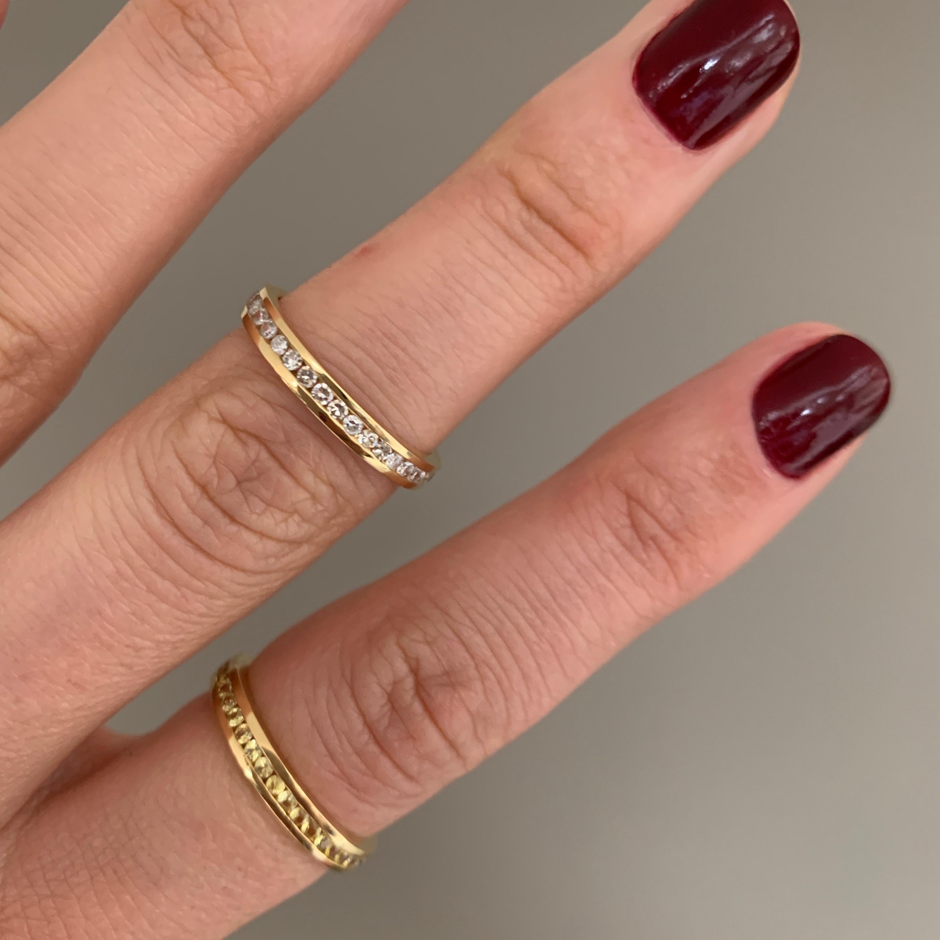 18ct Yellow Gold, Colored Sapphire and Emerald 'Rainbow' Eternity Ring For Sale 6