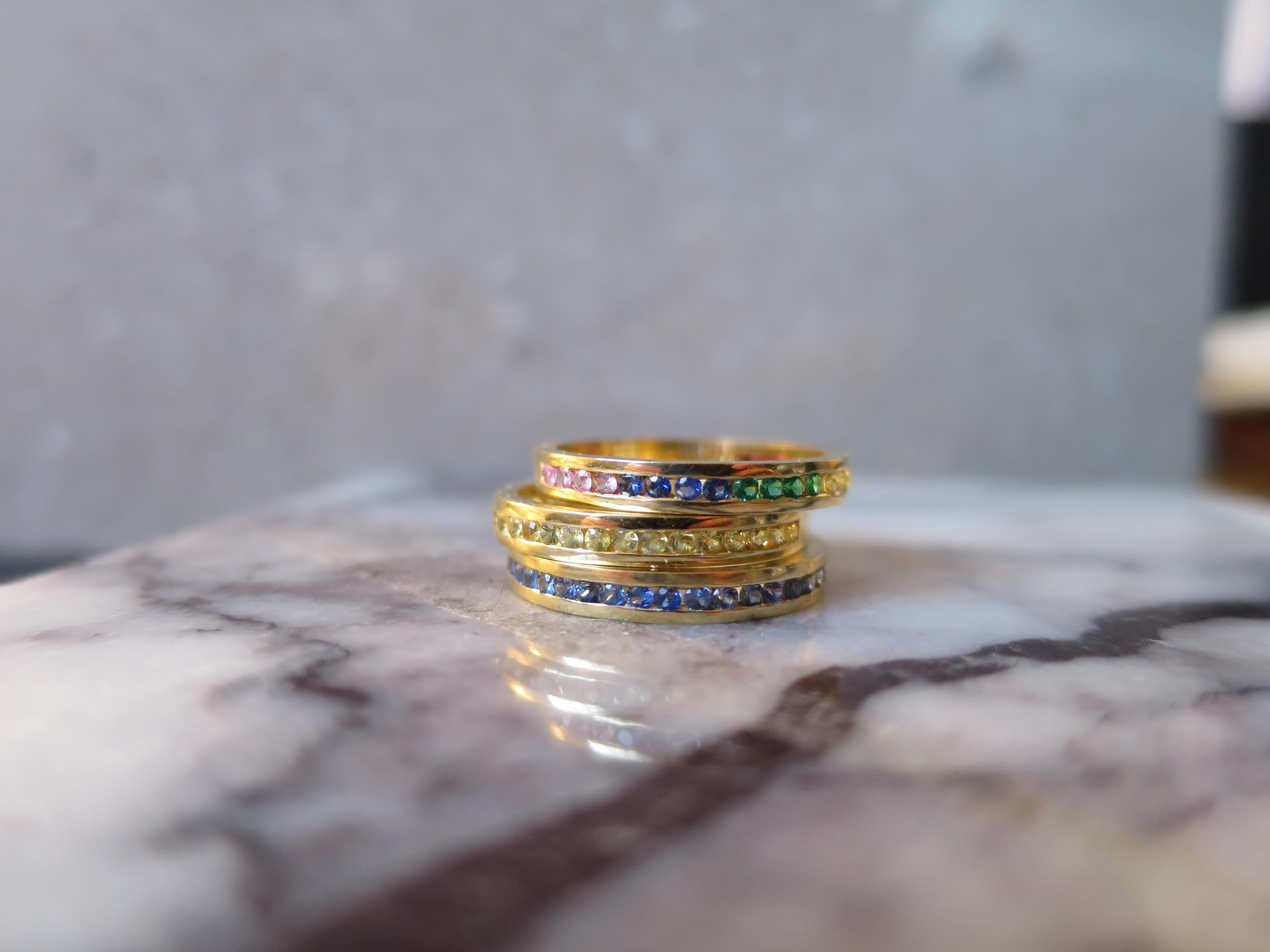 18ct Yellow Gold, Colored Sapphire and Emerald 'Rainbow' Eternity Ring For Sale 4