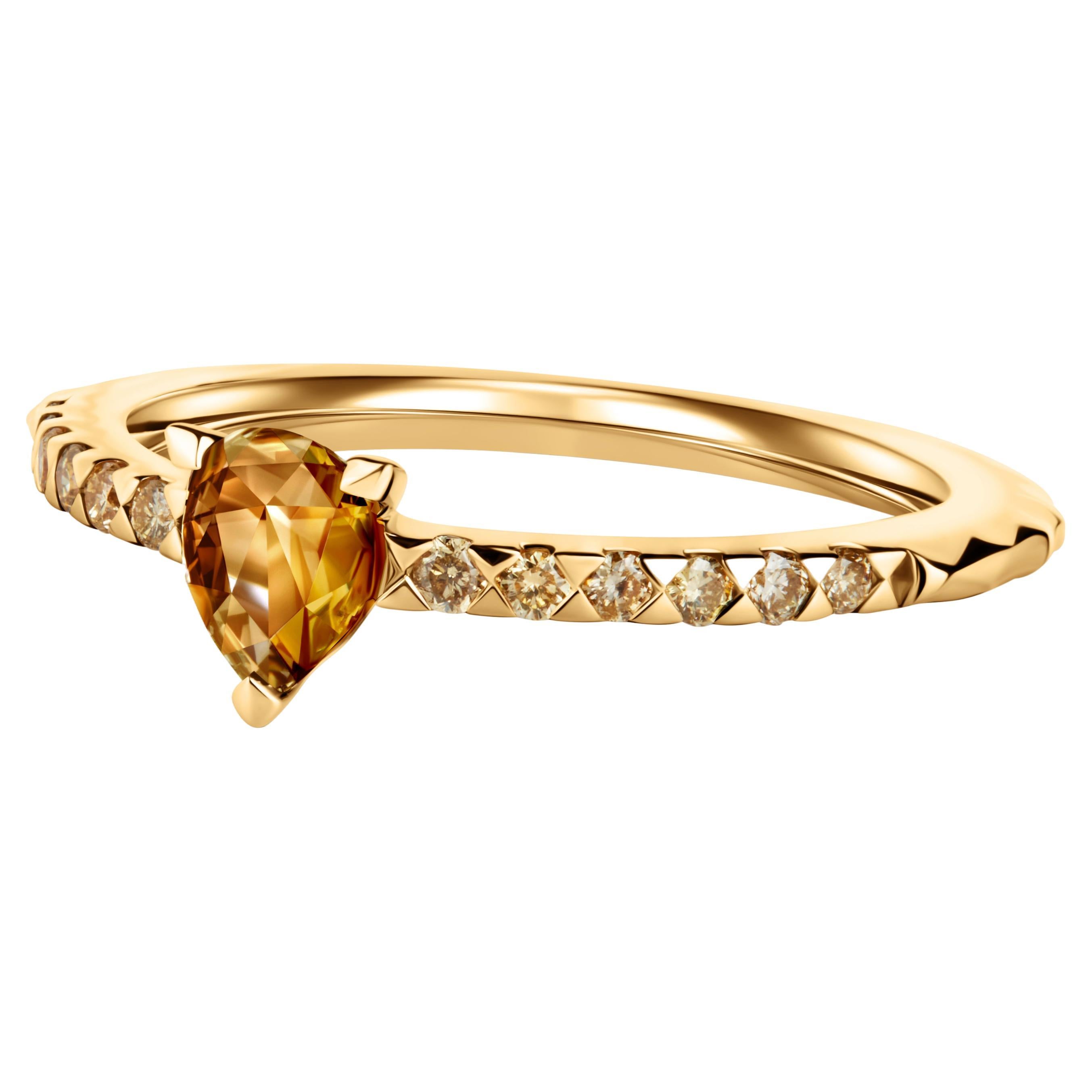 Bague en or jaune 18 carats et diamant en forme de larme foncée en vente