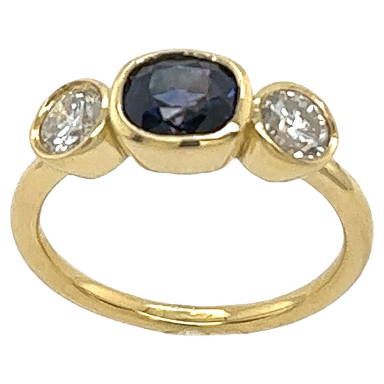 18ct Yellow Gold Diamond 3-Stone Ring Set With cushion shape sapphire&2 diamonds