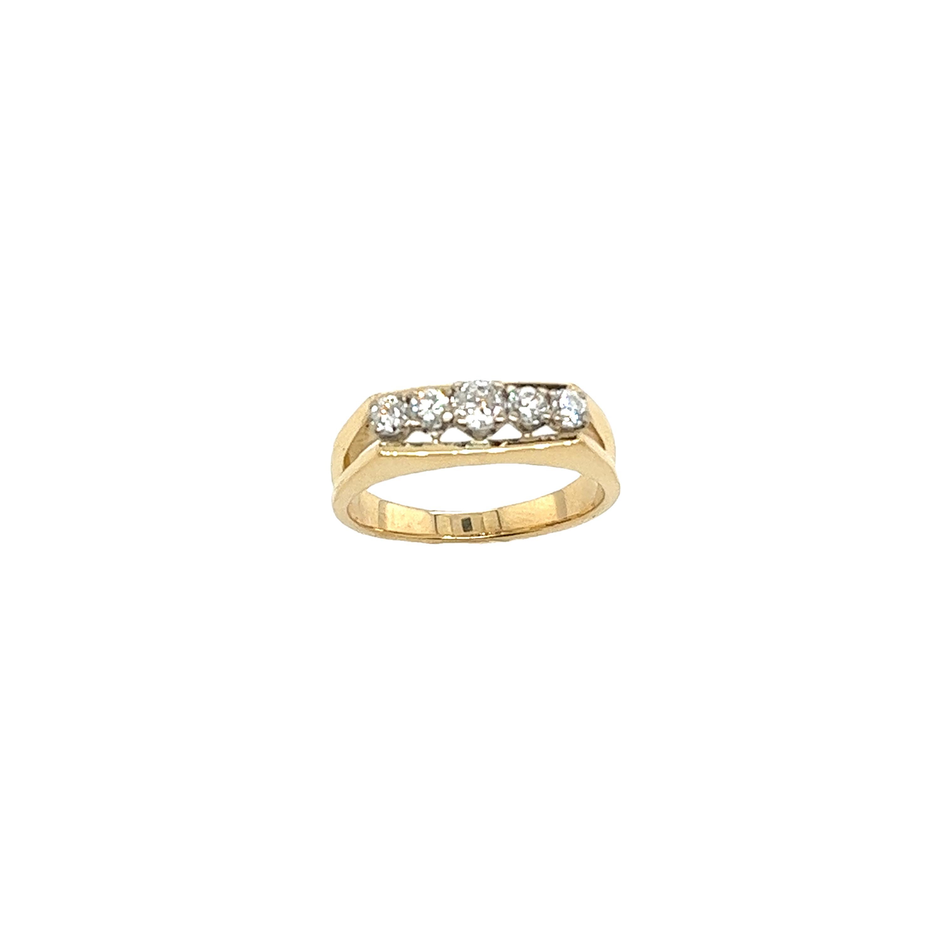 18ct Yellow Gold Diamond 5 Stone Ring, 0.35ct G/VS In Good Condition For Sale In London, GB