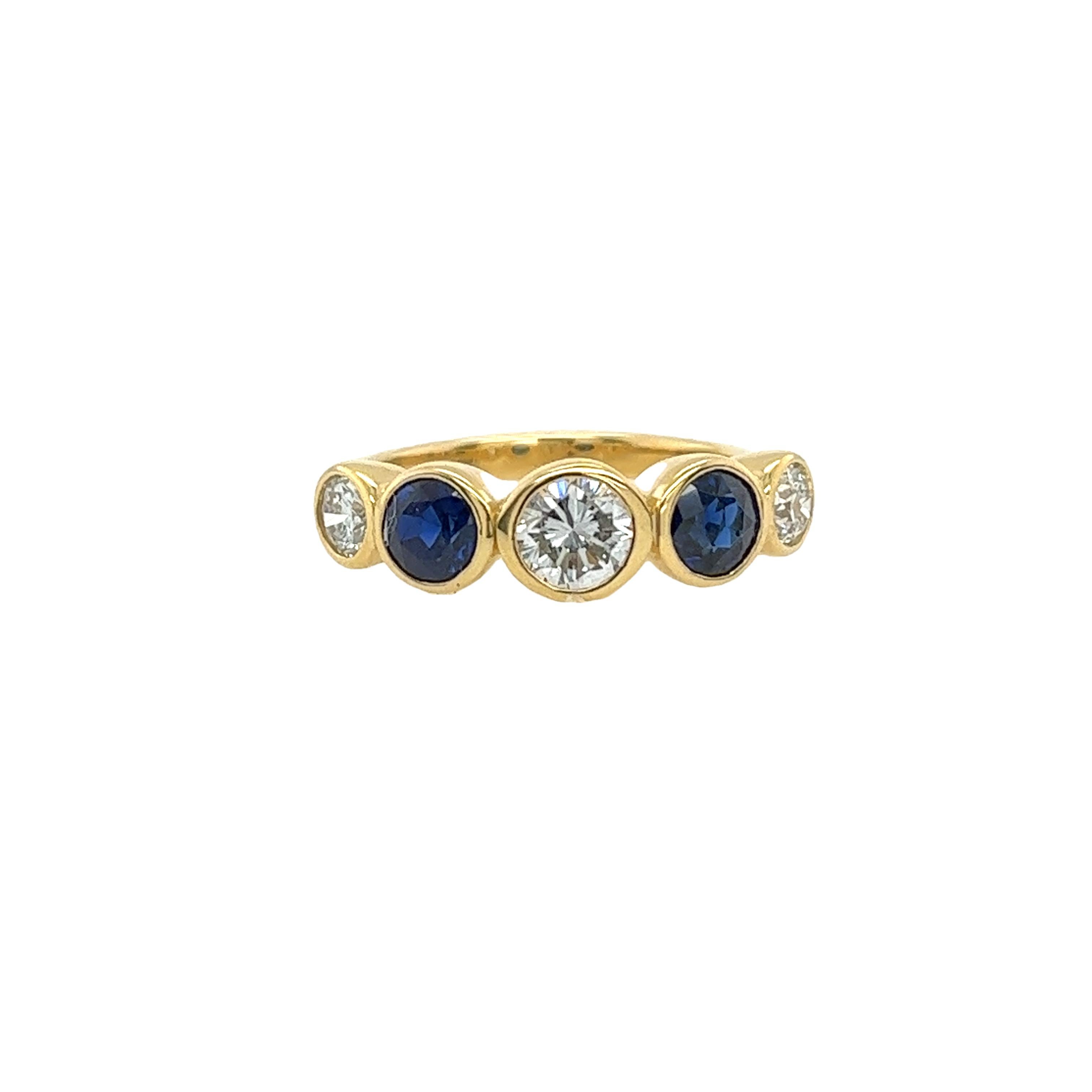 18ct Yellow Gold Diamond 5-Stone Ring Set With 2 sapphires &3 diamonds In New Condition For Sale In London, GB