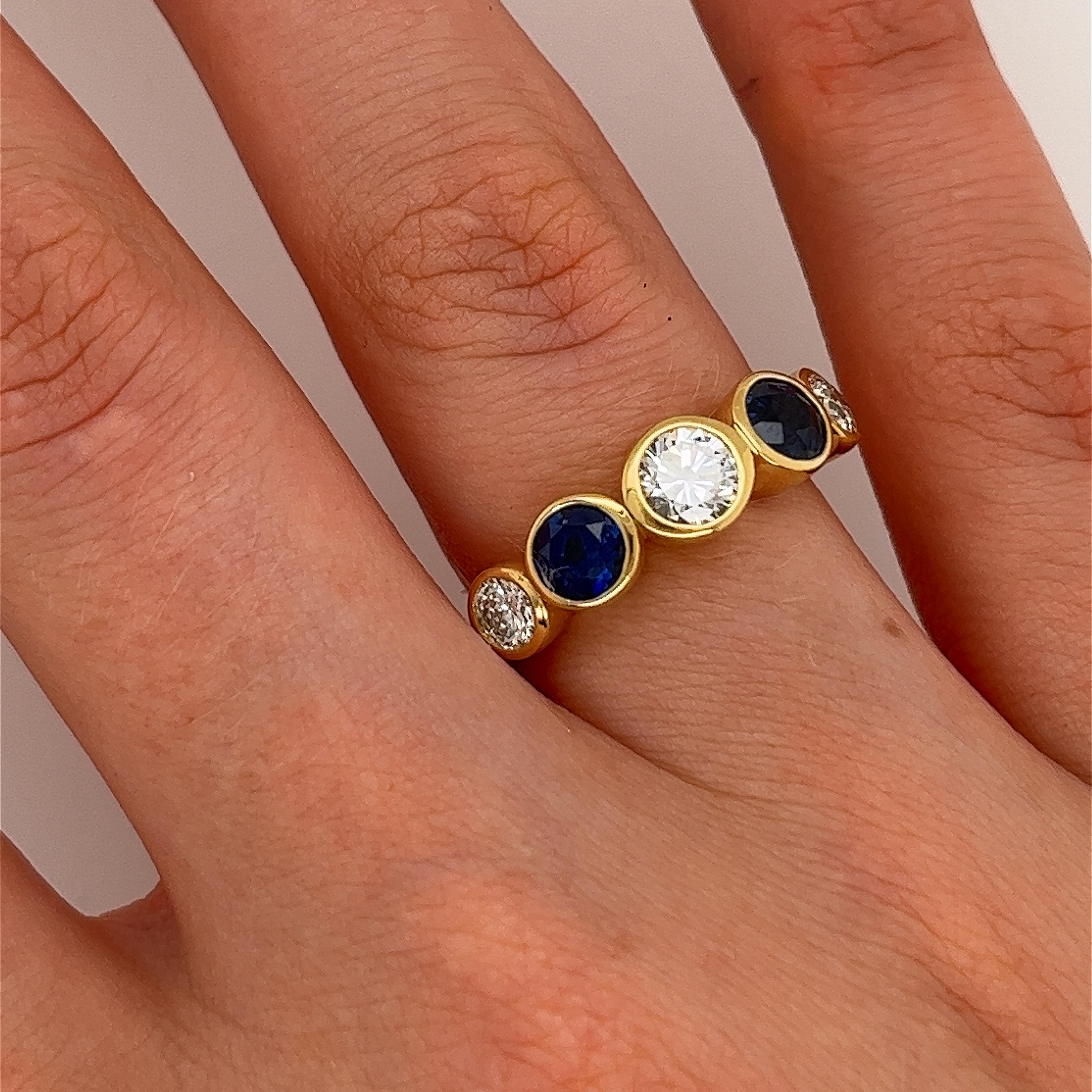 Women's 18ct Yellow Gold Diamond 5-Stone Ring Set With 2 sapphires &3 diamonds For Sale