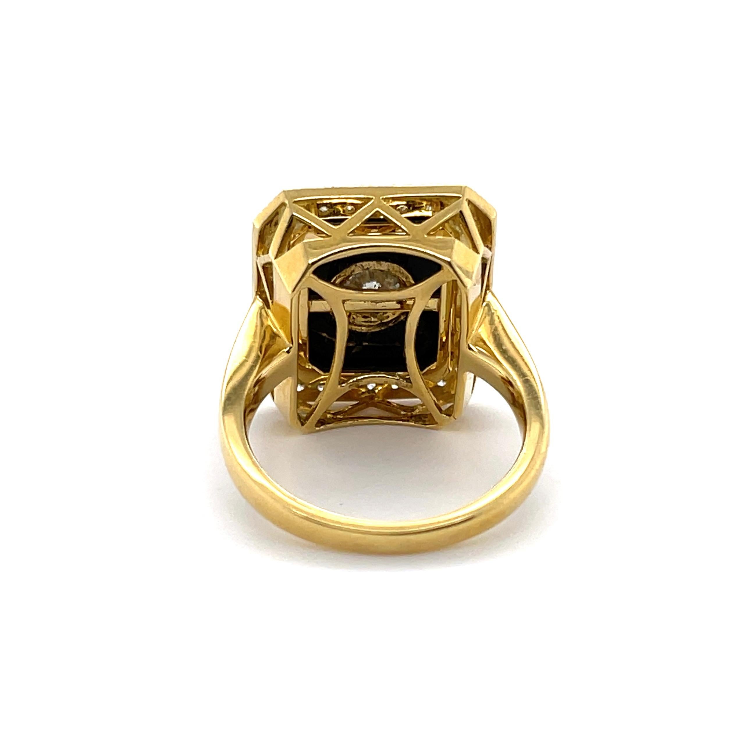 For Sale:  18ct Yellow Gold Diamond and Black Onyx Ring 4