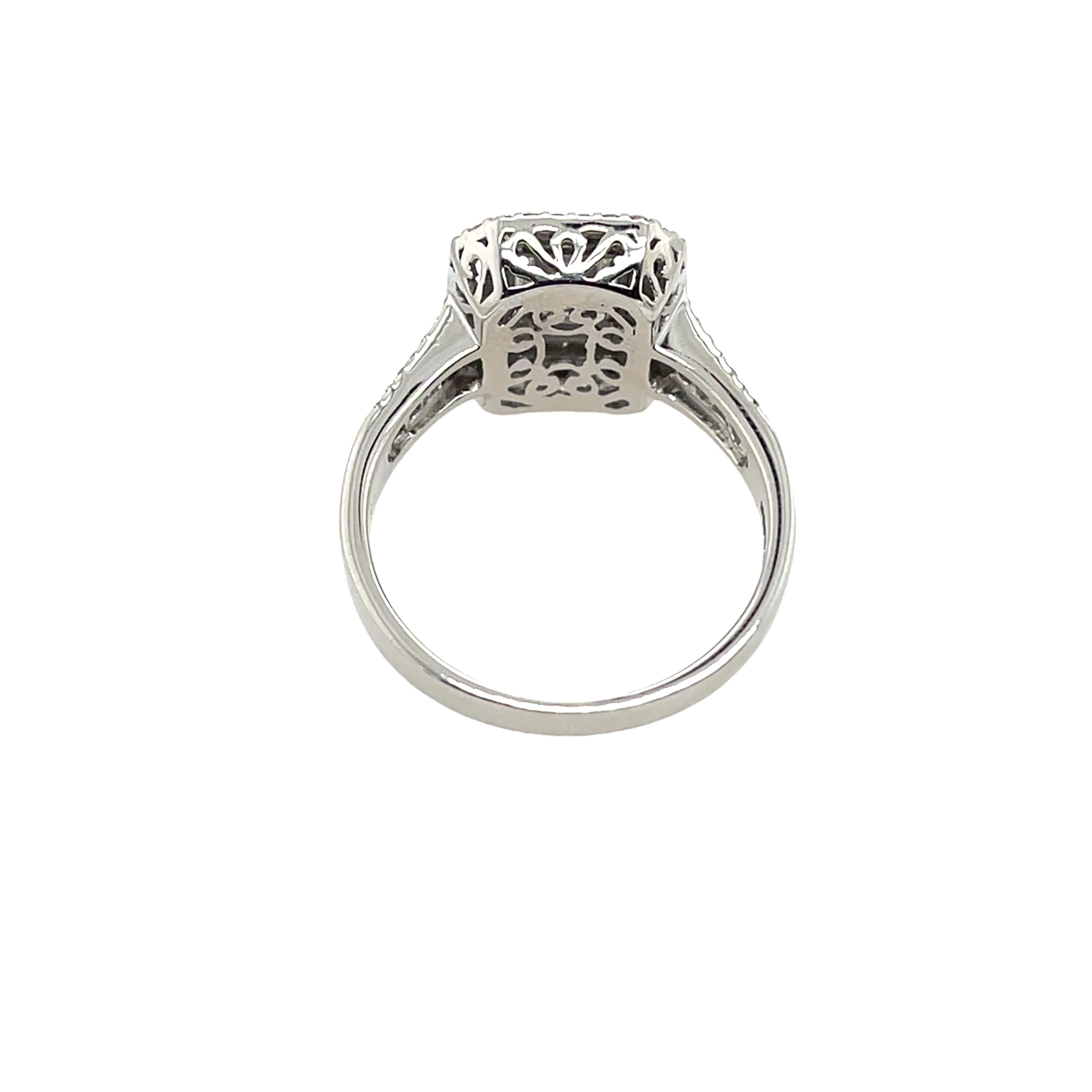Bague grappe en or blanc 18 carats avec diamants naturels de 2,06 carats Excellent état - En vente à London, GB