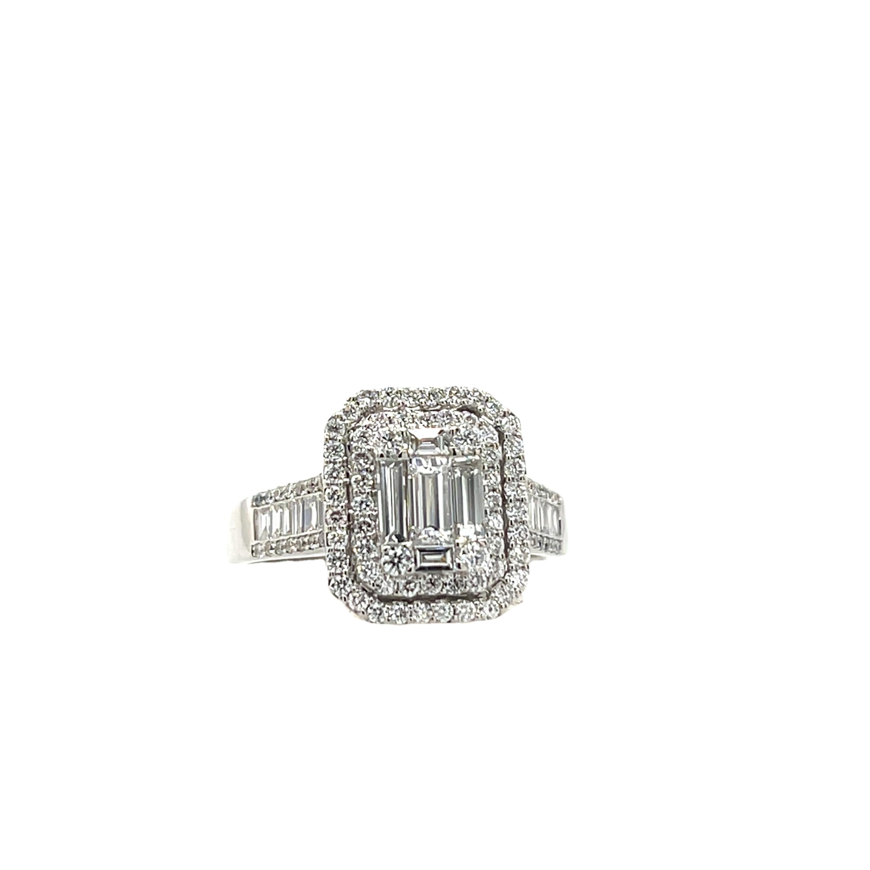Bague grappe en or blanc 18 carats avec diamants naturels de 2,06 carats Pour femmes en vente