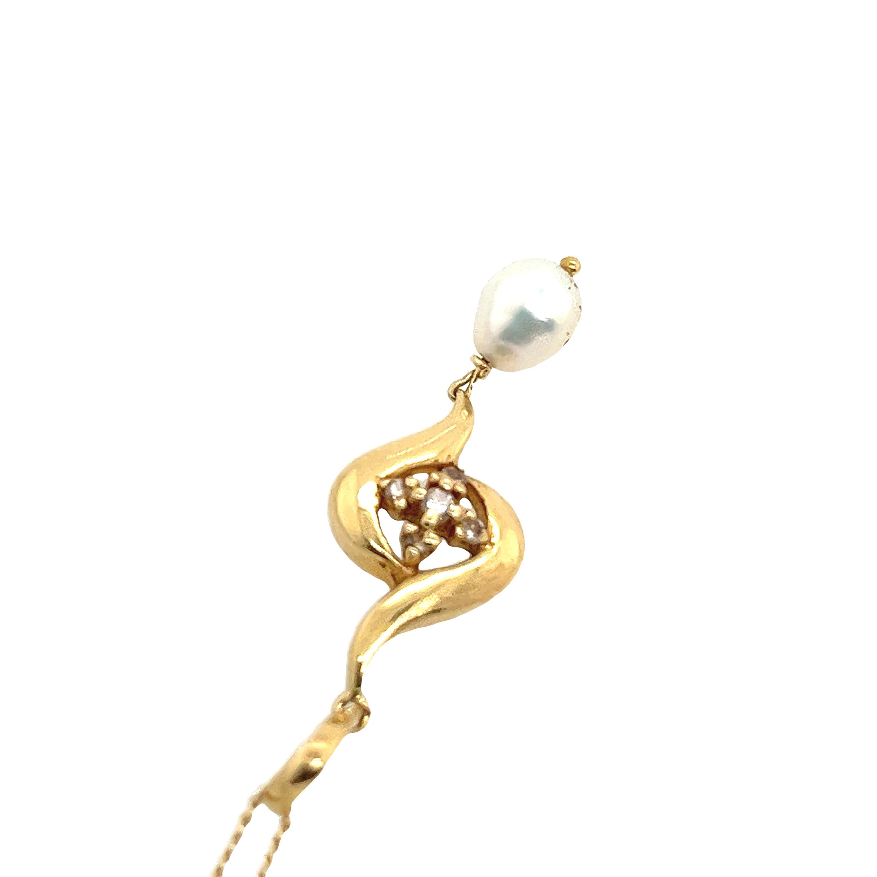 This gorgeous pearl & diamond pendant is set in 18ct yellow gold setting. The pendant is suspended from a 18ct yellow gold chain that measures 18 inches.

Item Length: 18