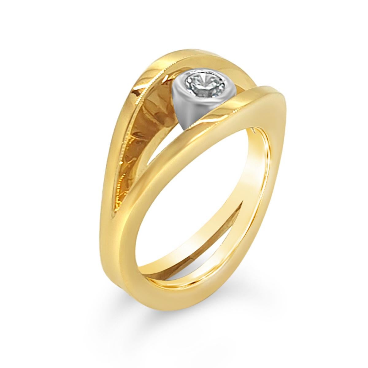 Im Angebot: Ring „Reflections“ aus 18 Karat Gelbgold mit Diamanten () 2