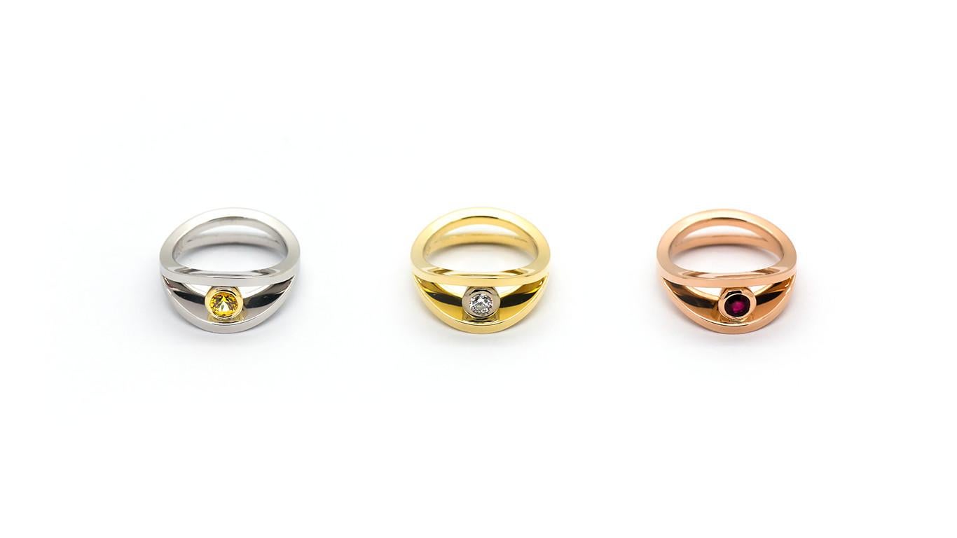 Im Angebot: Ring „Reflections“ aus 18 Karat Gelbgold mit Diamanten () 6