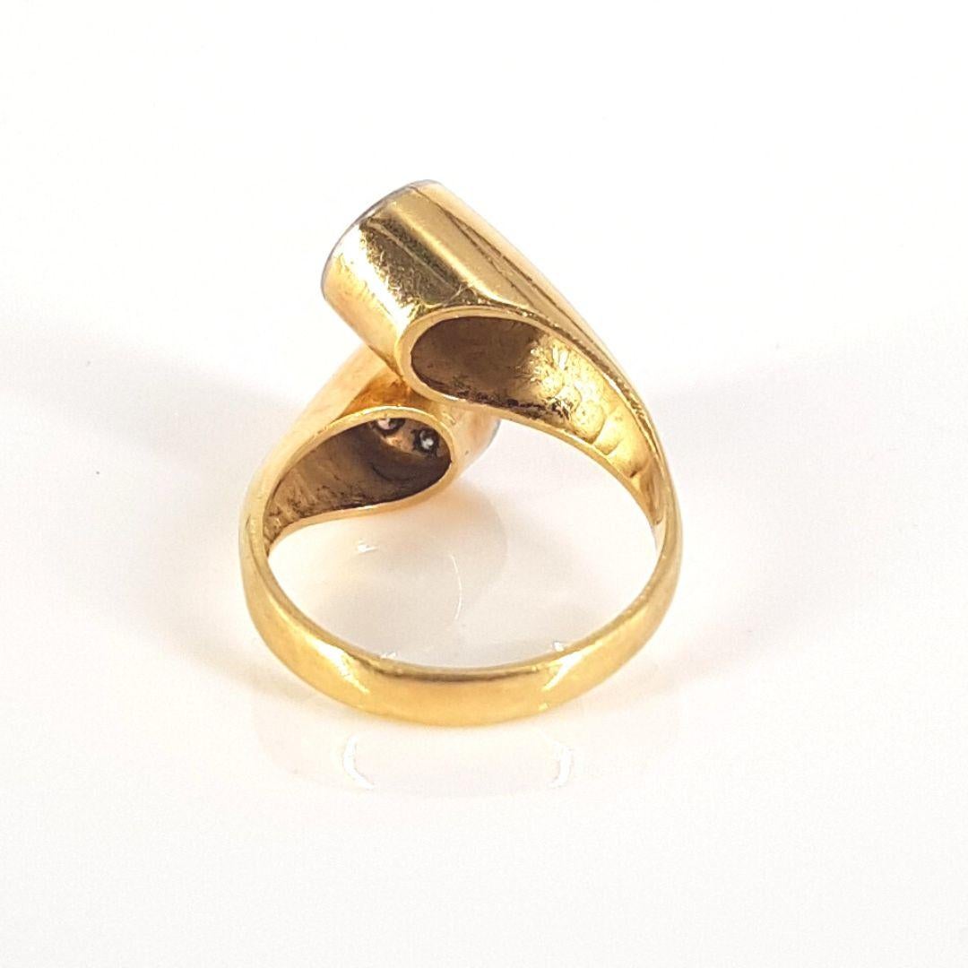 Women's or Men's 18 Carat Yellow Gold Diamond Ring For Sale
