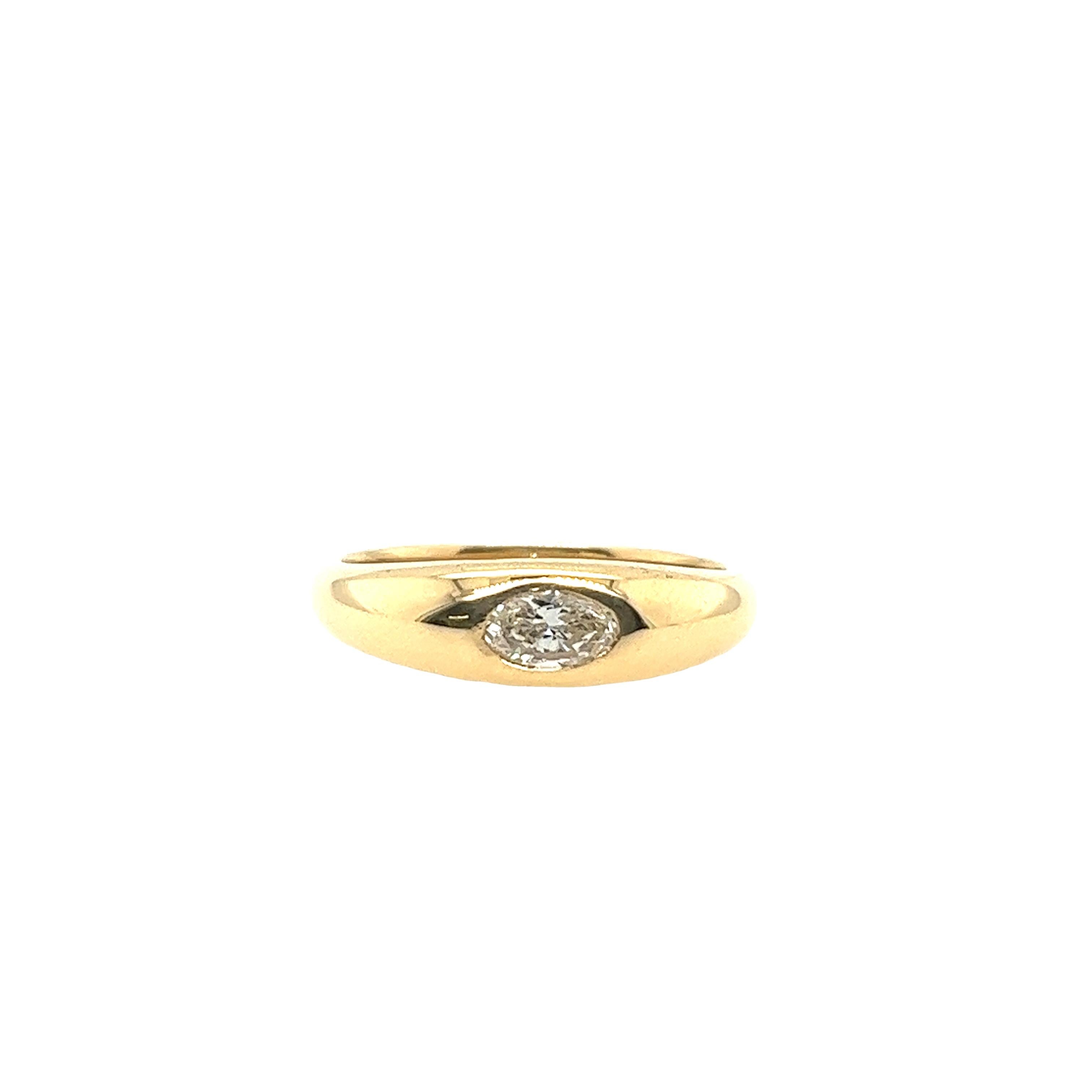 Modern 18ct Yellow Gold Diamond Ring, Set With 0.30ct Natural Oval Diamond G-H/VS For Sale