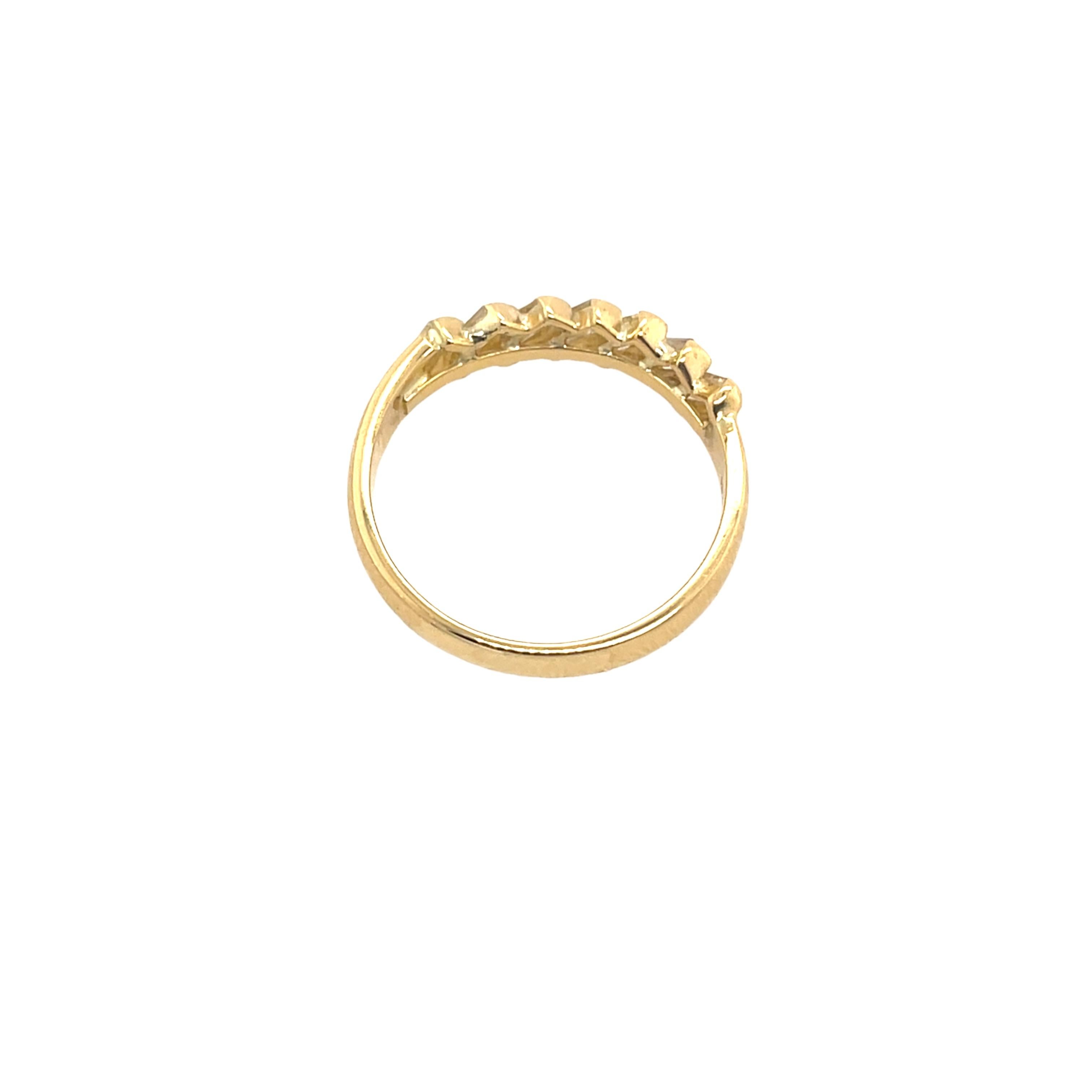 Taglio baguette Anello in oro giallo 18ct con diamanti naturali incastonati da 0,65ct in vendita