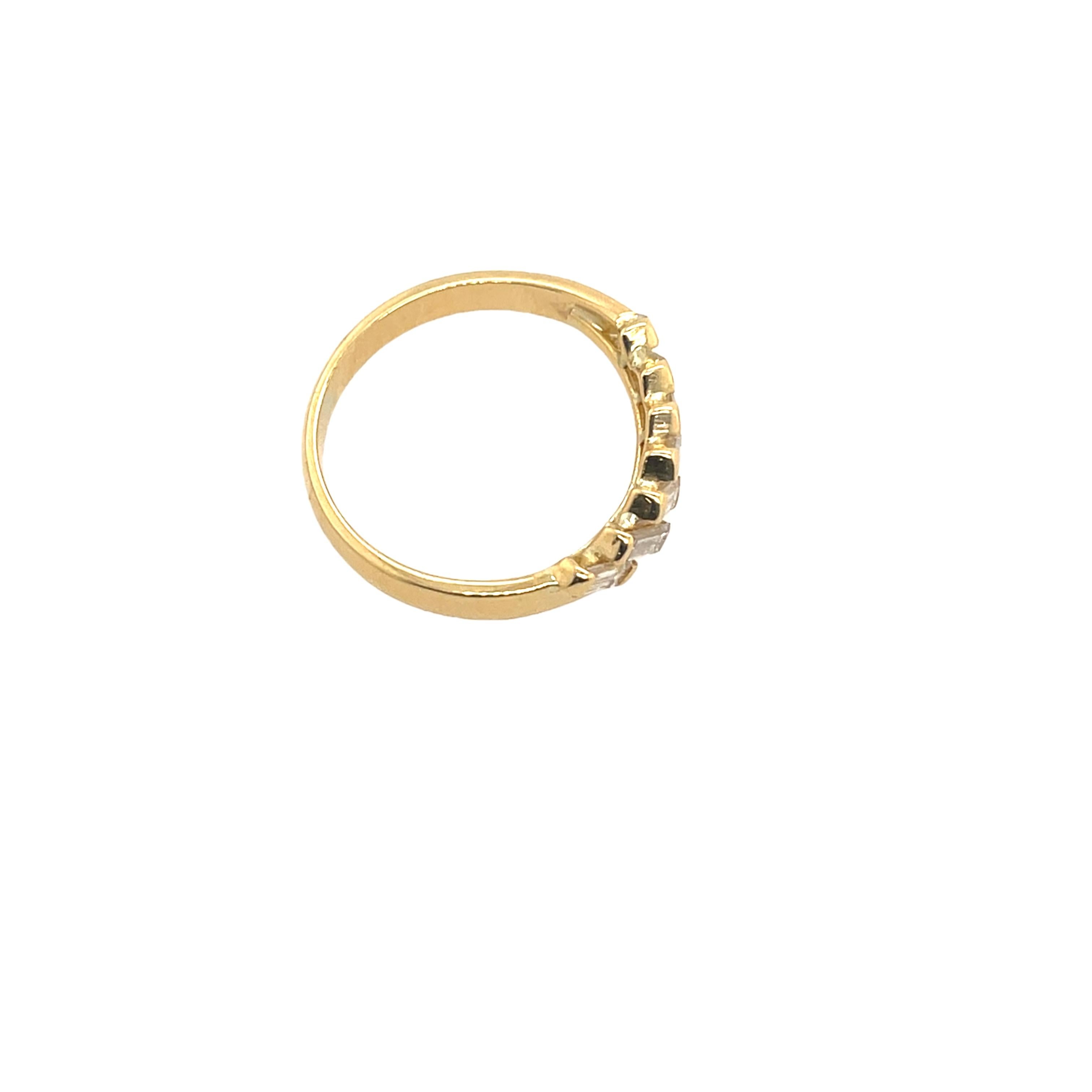 Anello in oro giallo 18ct con diamanti naturali incastonati da 0,65ct In condizioni ottime in vendita a London, GB
