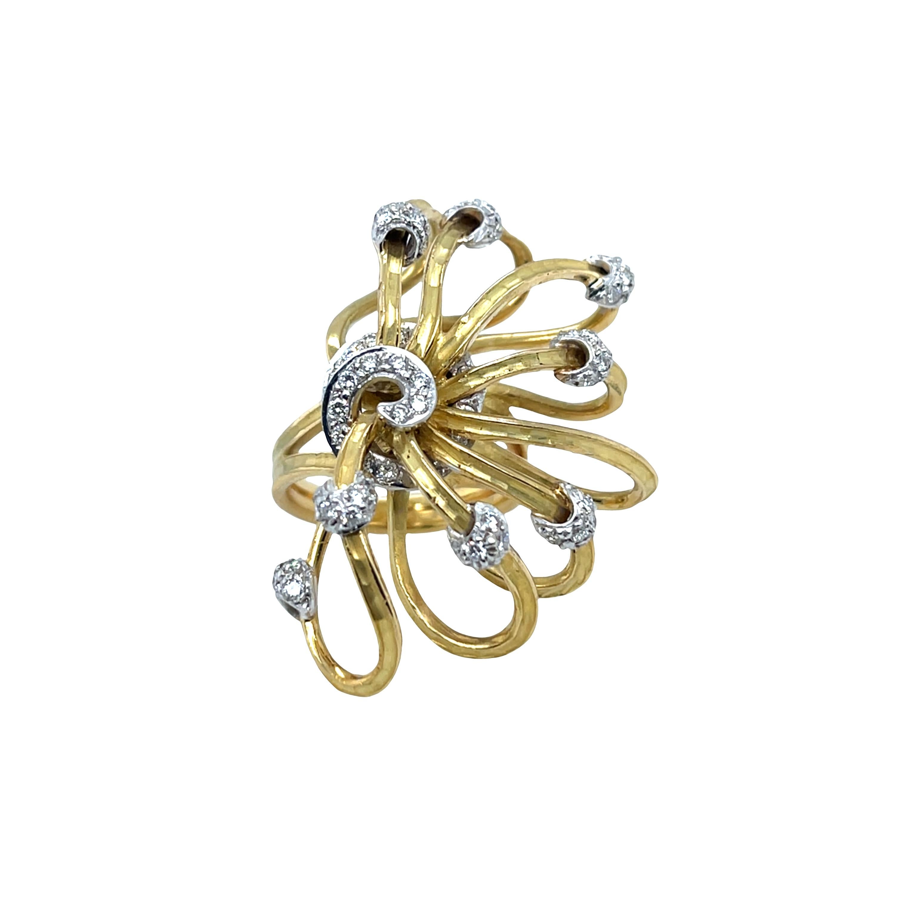 Délicate et intemporelle, cette élégante bague est fabriquée à la main. 
en or jaune 18ct 
et sertie d'un diamant rond naturel de 0,90ct. 
Parfait pour l'élégance au quotidien ou comme bague empilable minimaliste.
ce qui en fait un choix idéal pour