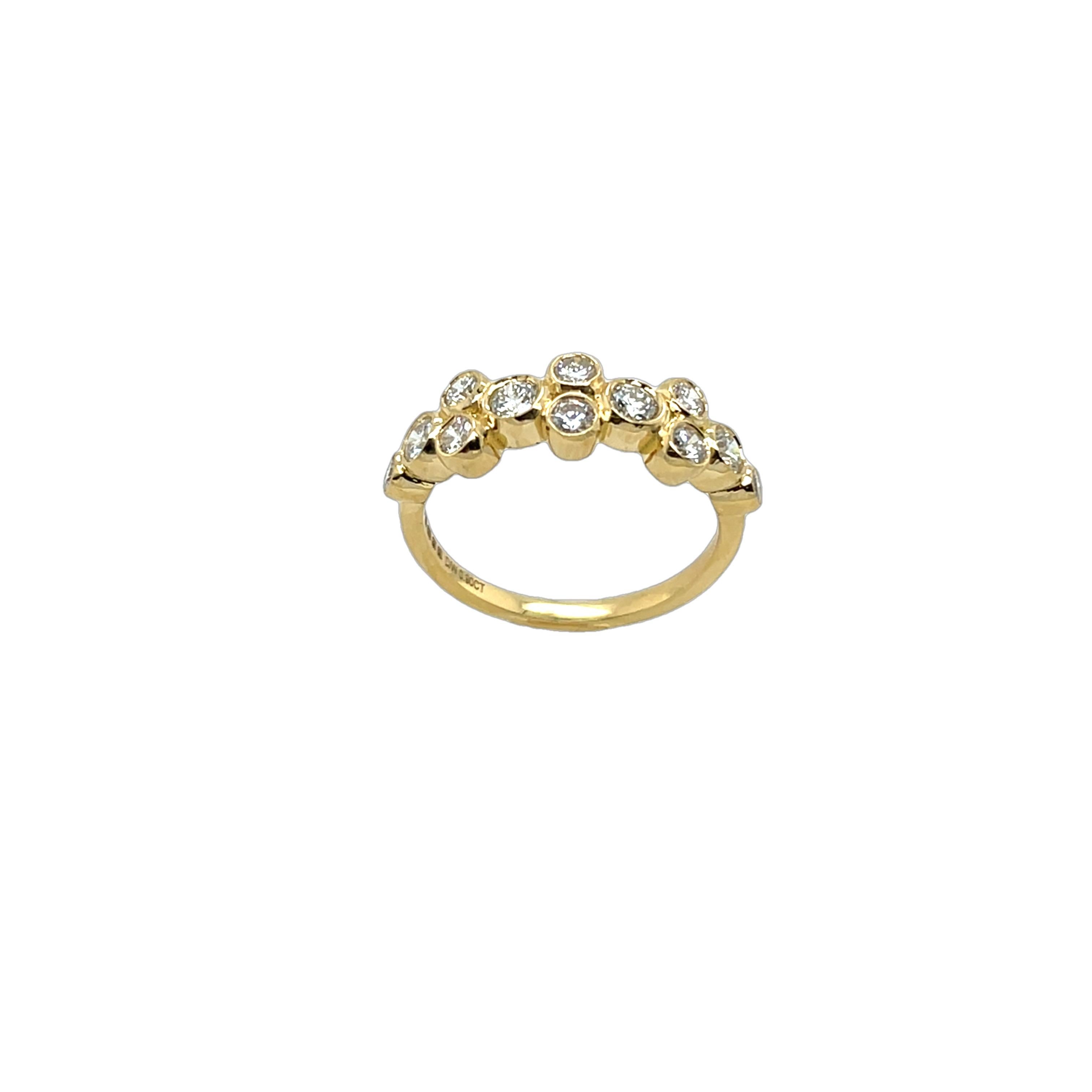 18ct Yellow Gold Diamond Ring, Set With 0.90ct Natural Diamonds For Sale 1