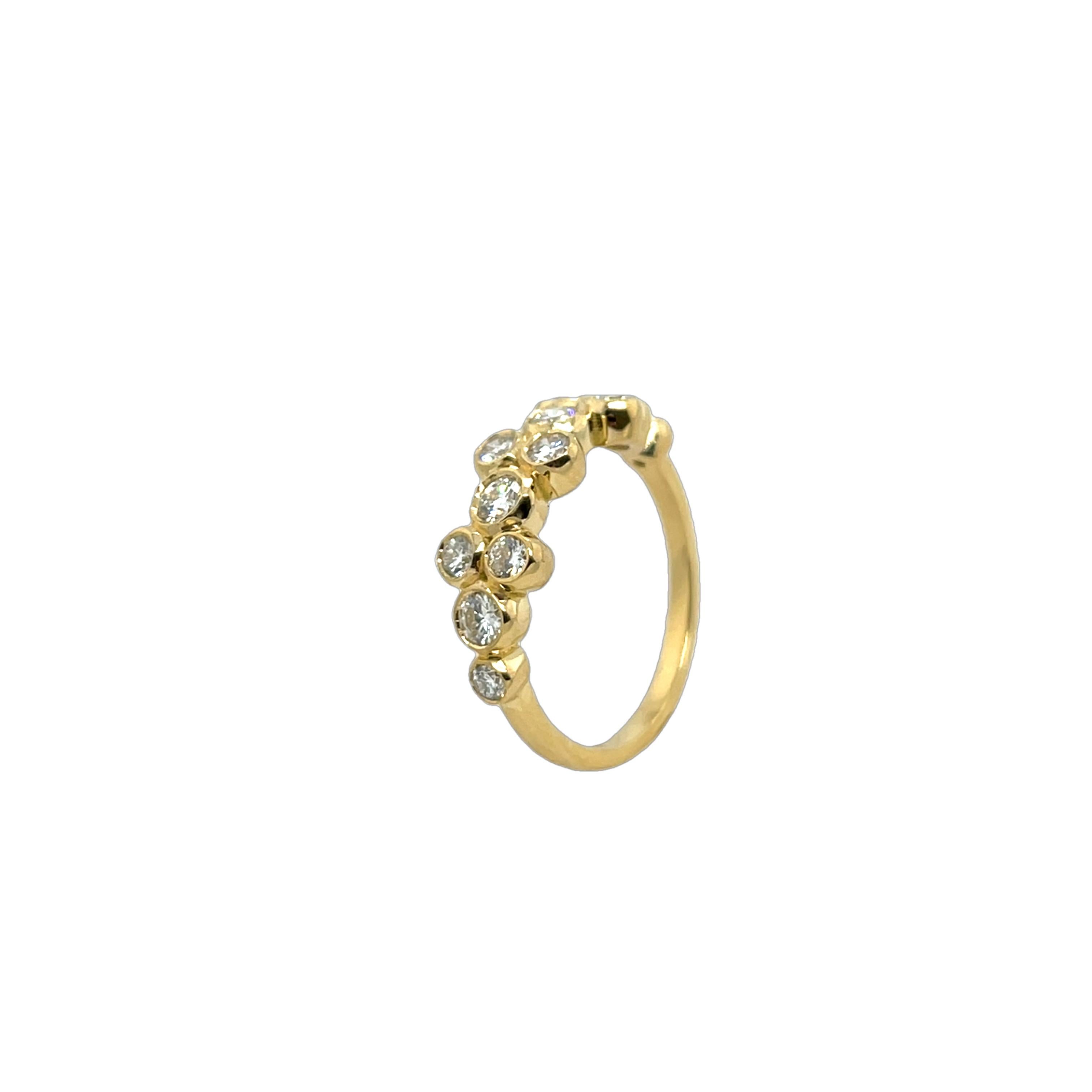 18ct Yellow Gold Diamond Ring, Set With 0.90ct Natural Diamonds For Sale 2