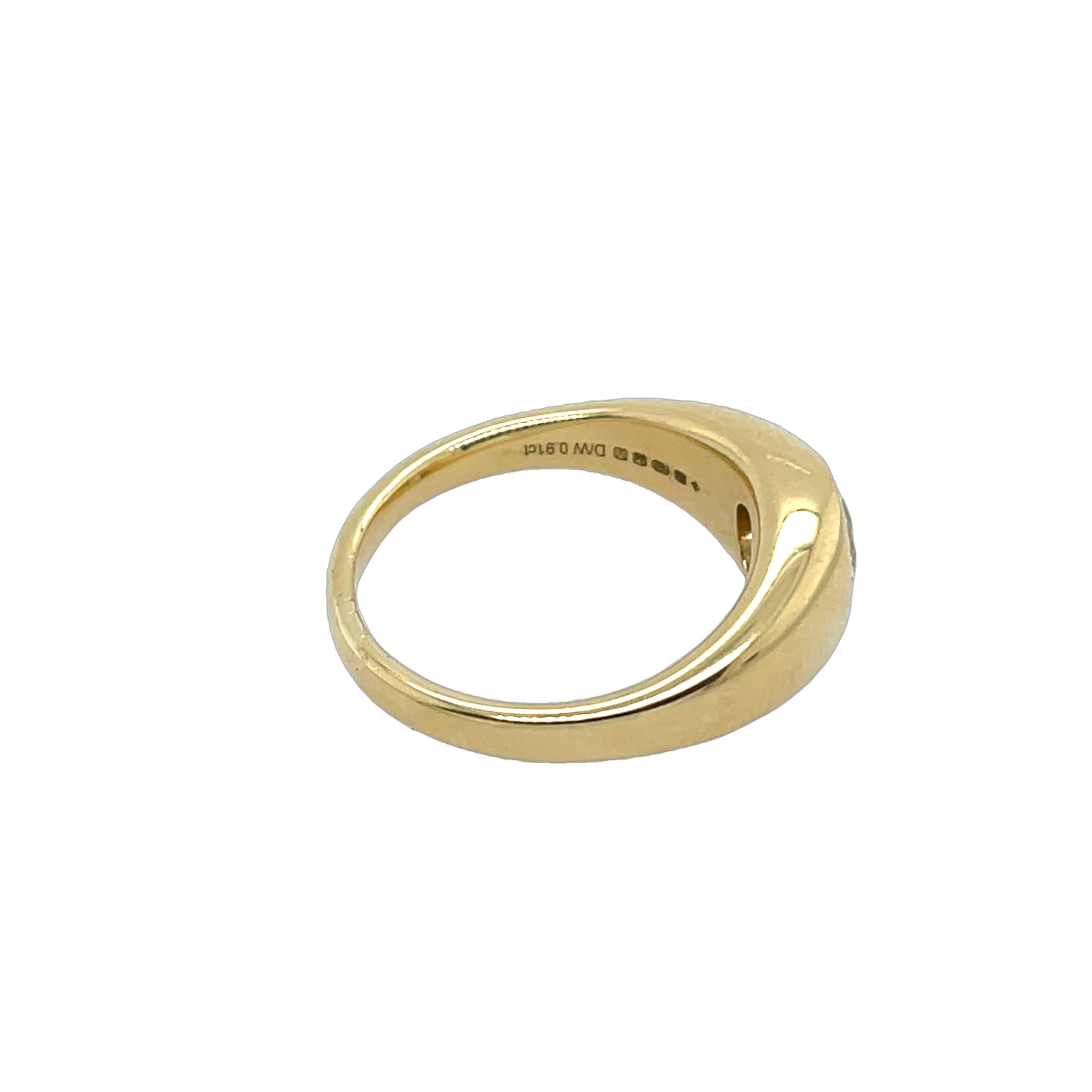 18ct Yellow Gold Diamond Ring, Set With 0.91ct Round Brilliant Natural Diamond In New Condition For Sale In London, GB