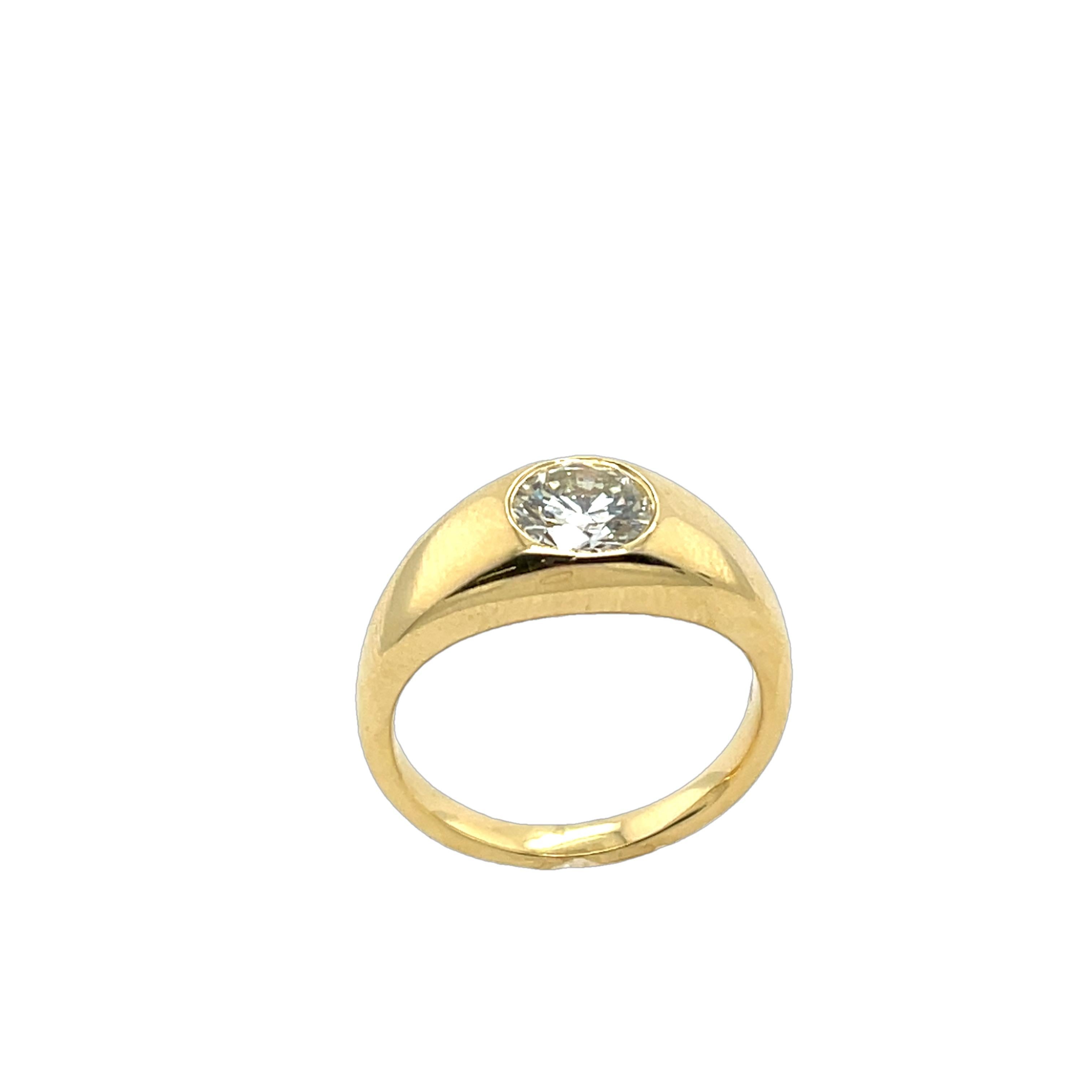 Women's or Men's 18ct Yellow Gold Diamond Ring, Set With 0.91ct Round Brilliant Natural Diamond For Sale