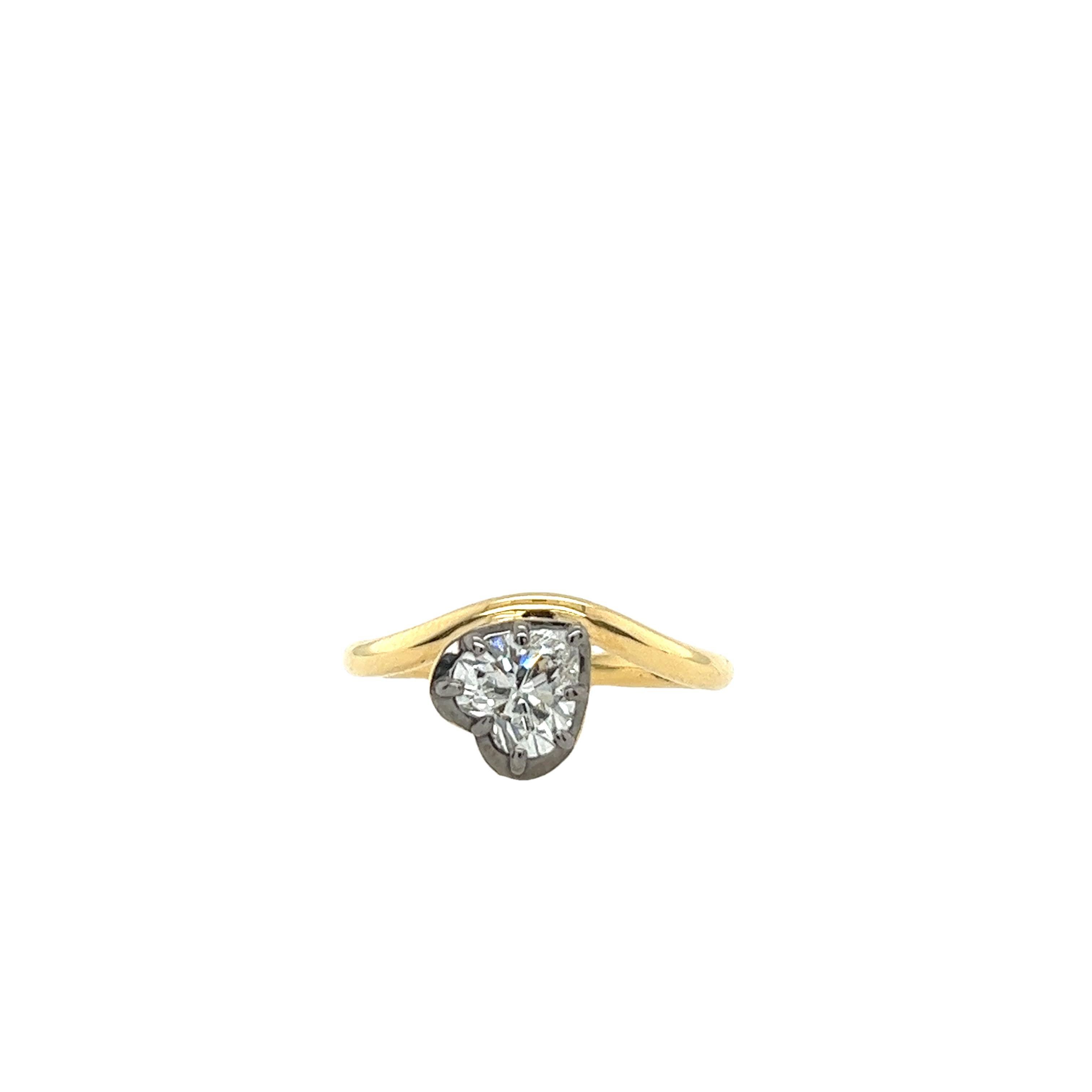 18ct Yellow Gold Diamond Ring Set With 0.93ct H/VS2 Heart Shape Natural Diamond For Sale 1