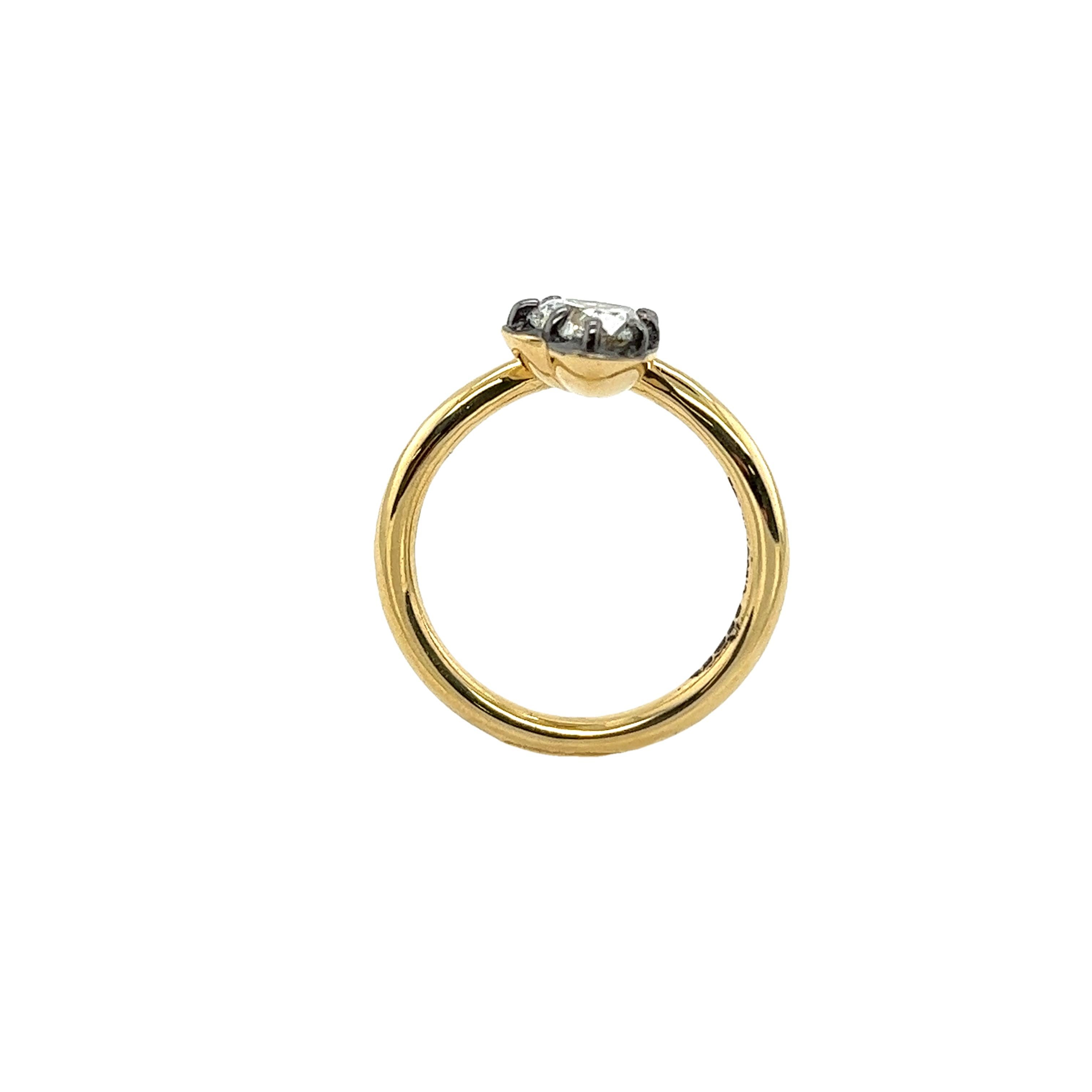 18ct Yellow Gold Diamond Ring Set With 0.93ct H/VS2 Heart Shape Natural Diamond For Sale 2