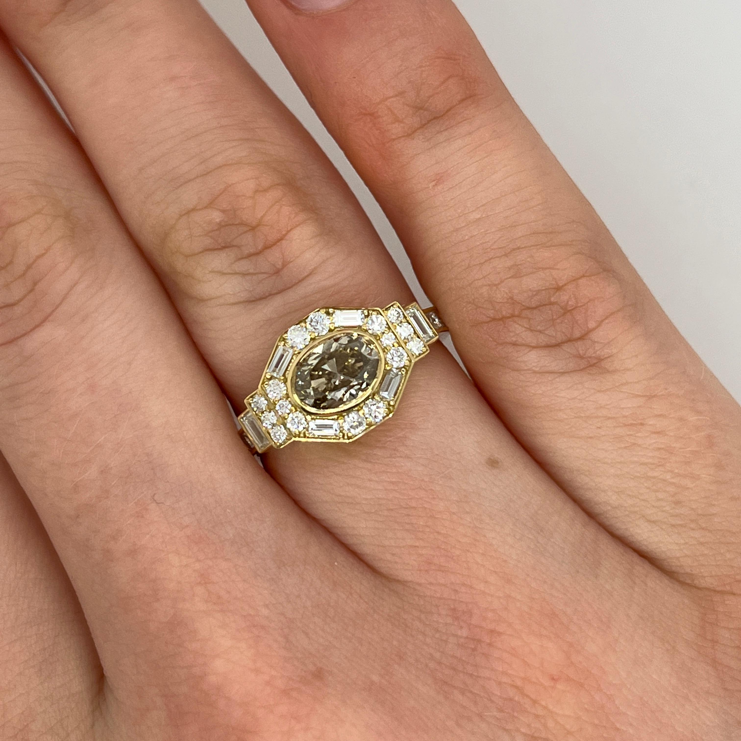 Bague en or jaune 18ct sertie d'un diamant de 1,0ct de couleur jaune intense Brown Unisexe en vente
