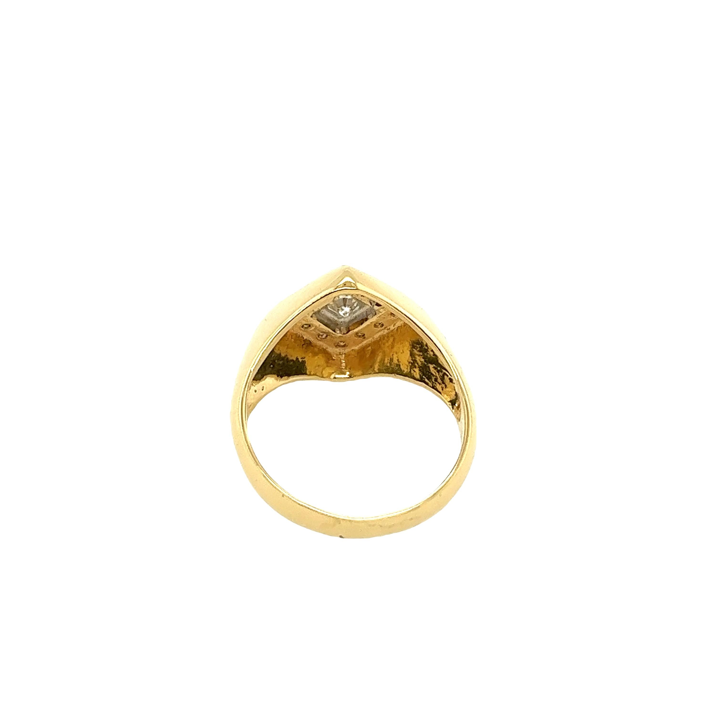 18ct Yellow Gold Diamond Signet Dress Ring Set With 0.30ct diamonds For Sale 1