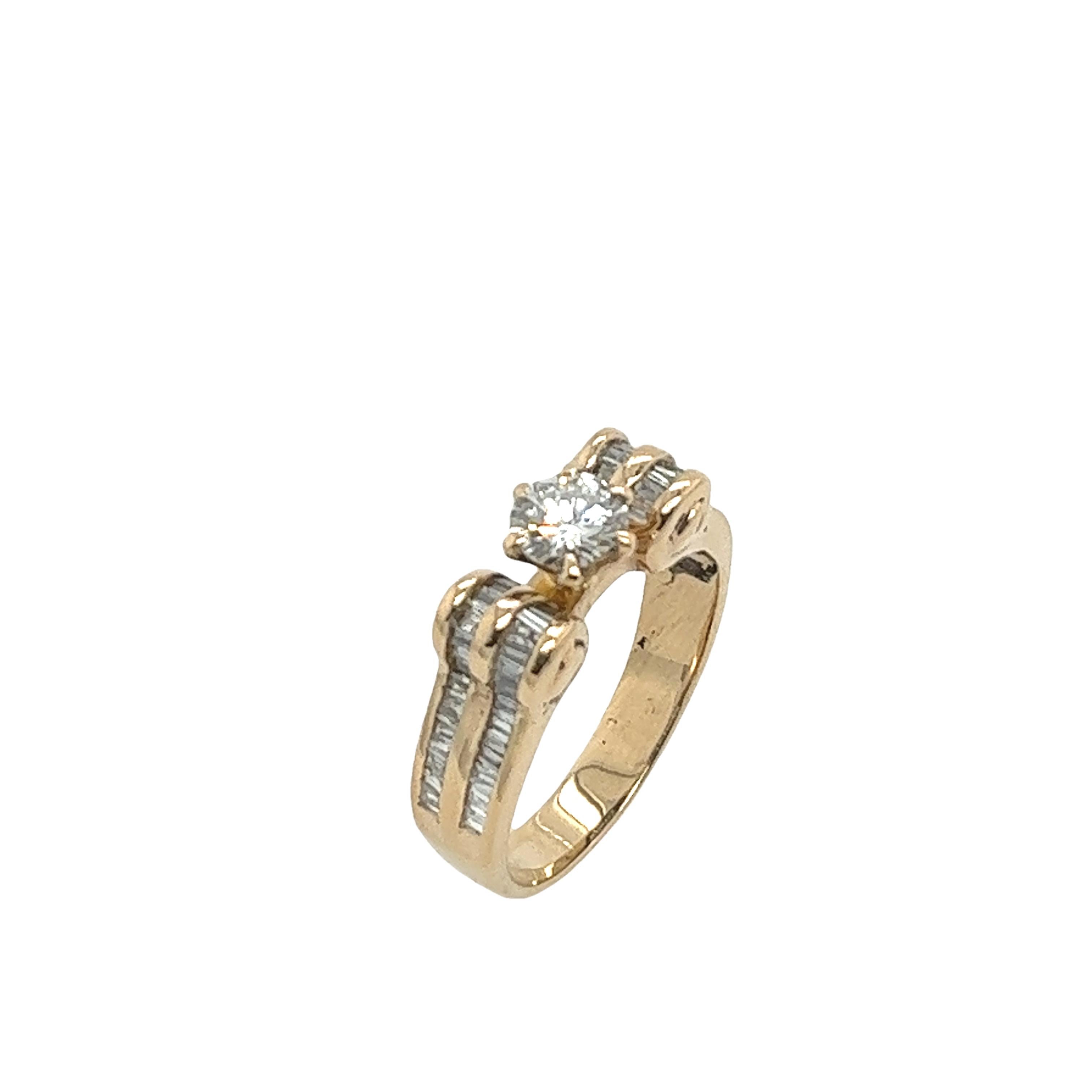 Women's 18ct Yellow Gold Diamond Solitaire Ring Set With 0.58ct Round Diamond & 0.43ct For Sale
