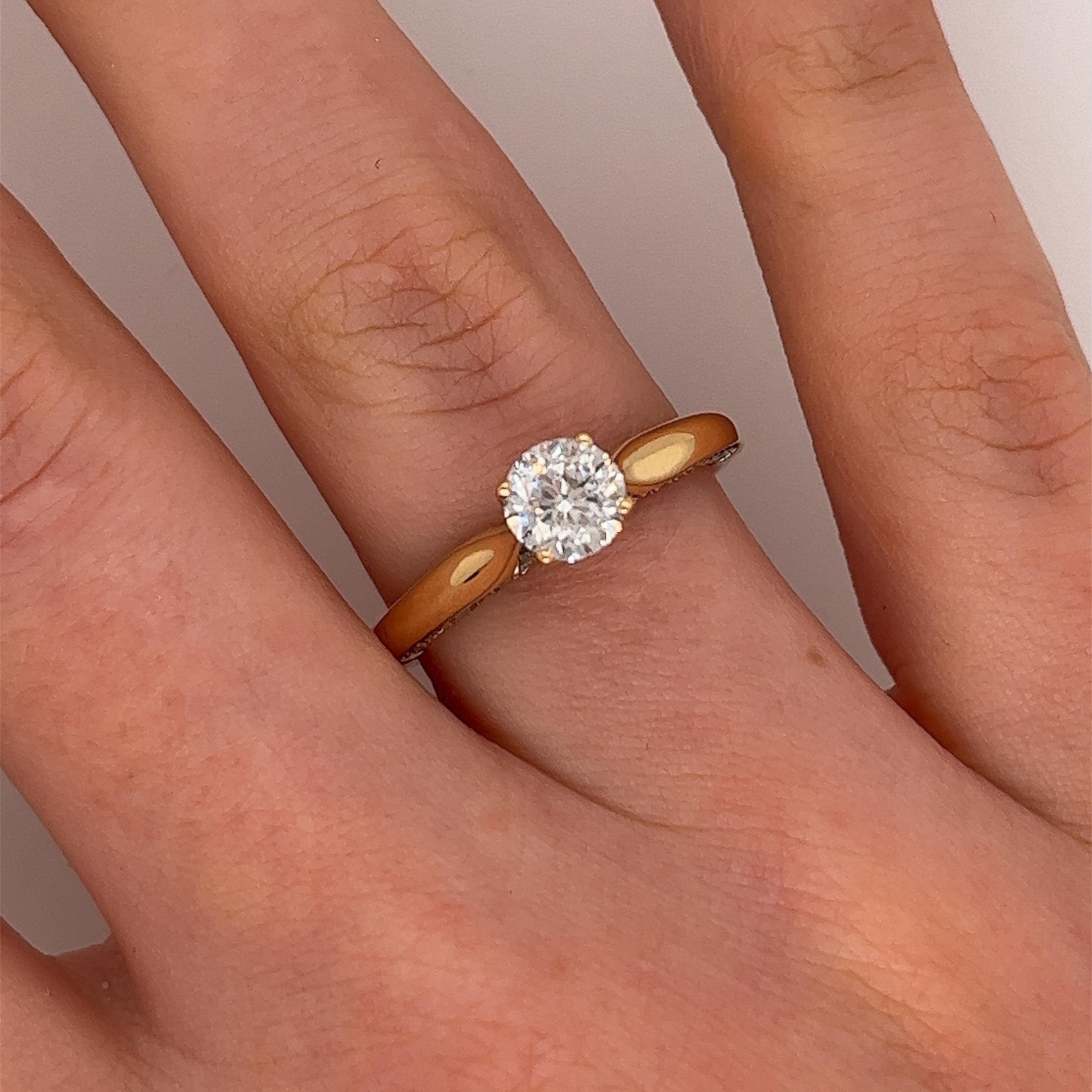18 Karat Gelbgold Diamant Solitär-Ring mit 0,69 Karat G/I1 natürlichem Diamant im Angebot 1