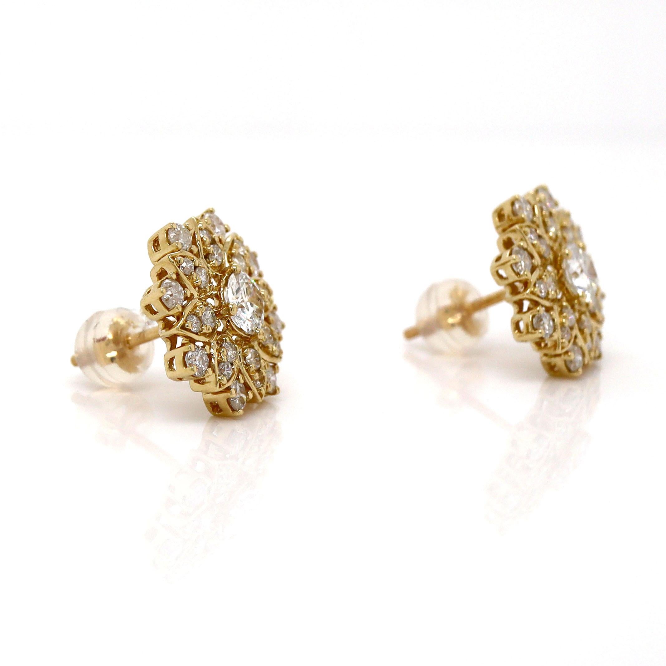 

18CT Yellow Gold Diamond Starburst Earrings

Crafted in beautiful 18ct yellow gold we present this beautiful pair of diamond earrings, displaying a starburst figure of diamond set radiant rays or beams emanating from a central diamond, creating a