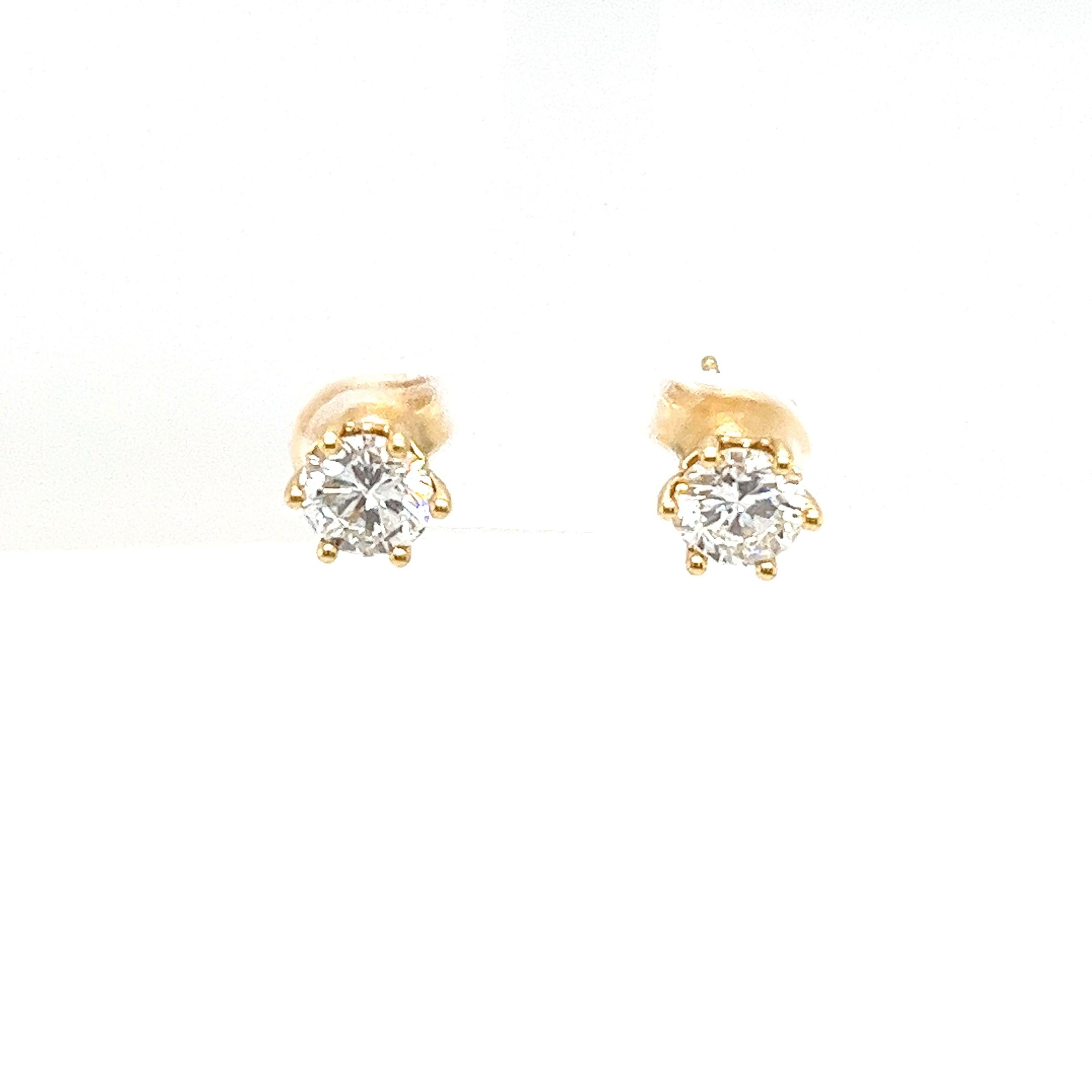 Clous d'oreilles en or jaune 18 carats sertis de 1,76 carat de diamants naturels Unisexe en vente