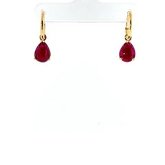 Boucles d'oreilles en or jaune 18ct serties de 2 rubis naturels en forme de poire