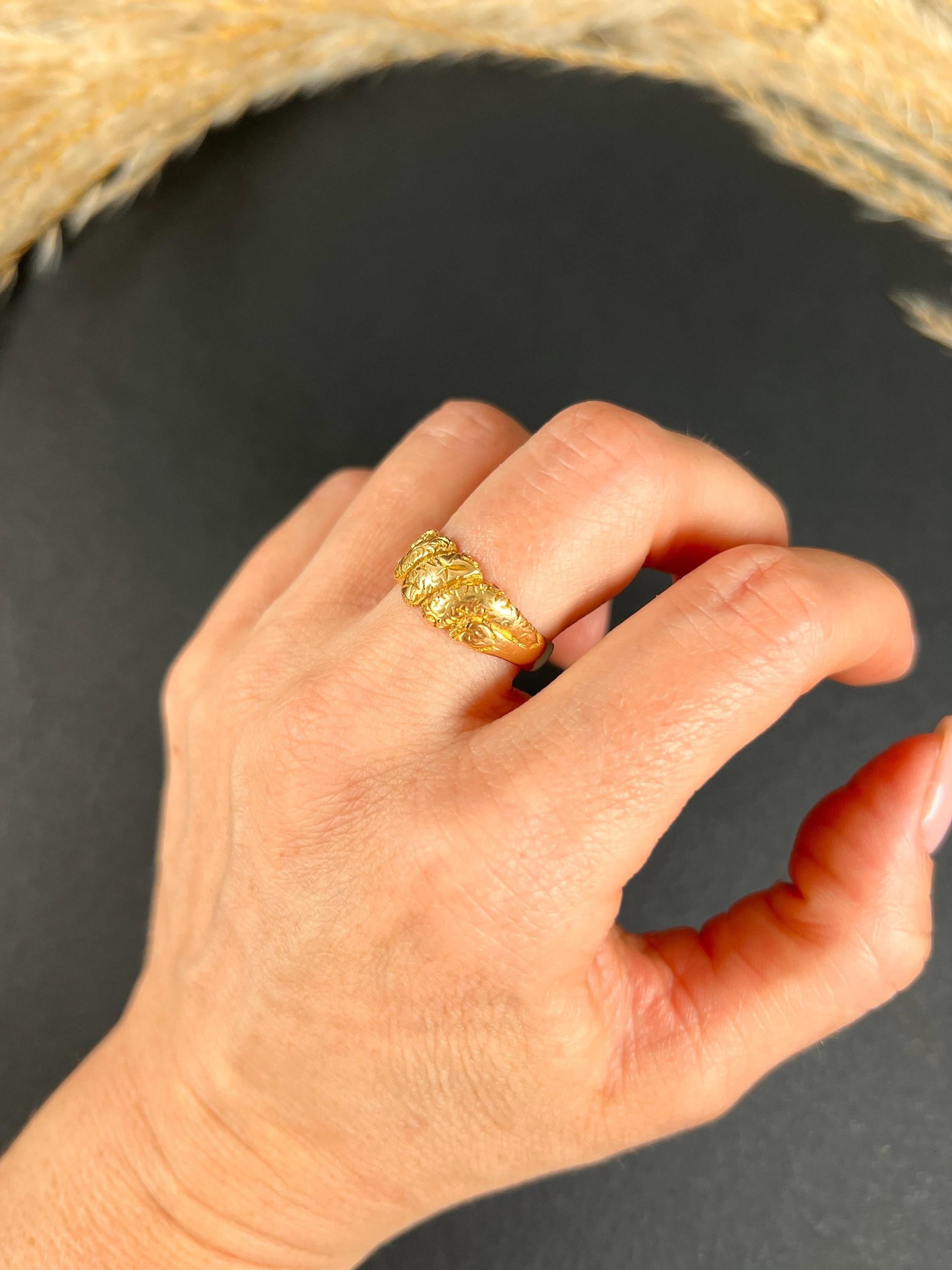 Anneau Croissant édouardien Birmingham marqueté 1900, en or jaune 18 carats en vente 4