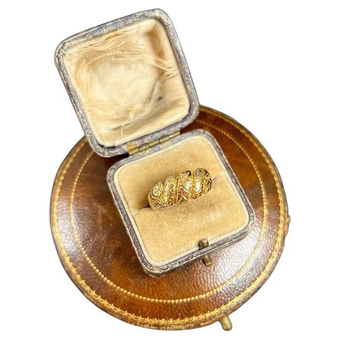 18ct Yellow Gold Edwardian Birmingham Marked 1900, Patterned Croissant Band Ring