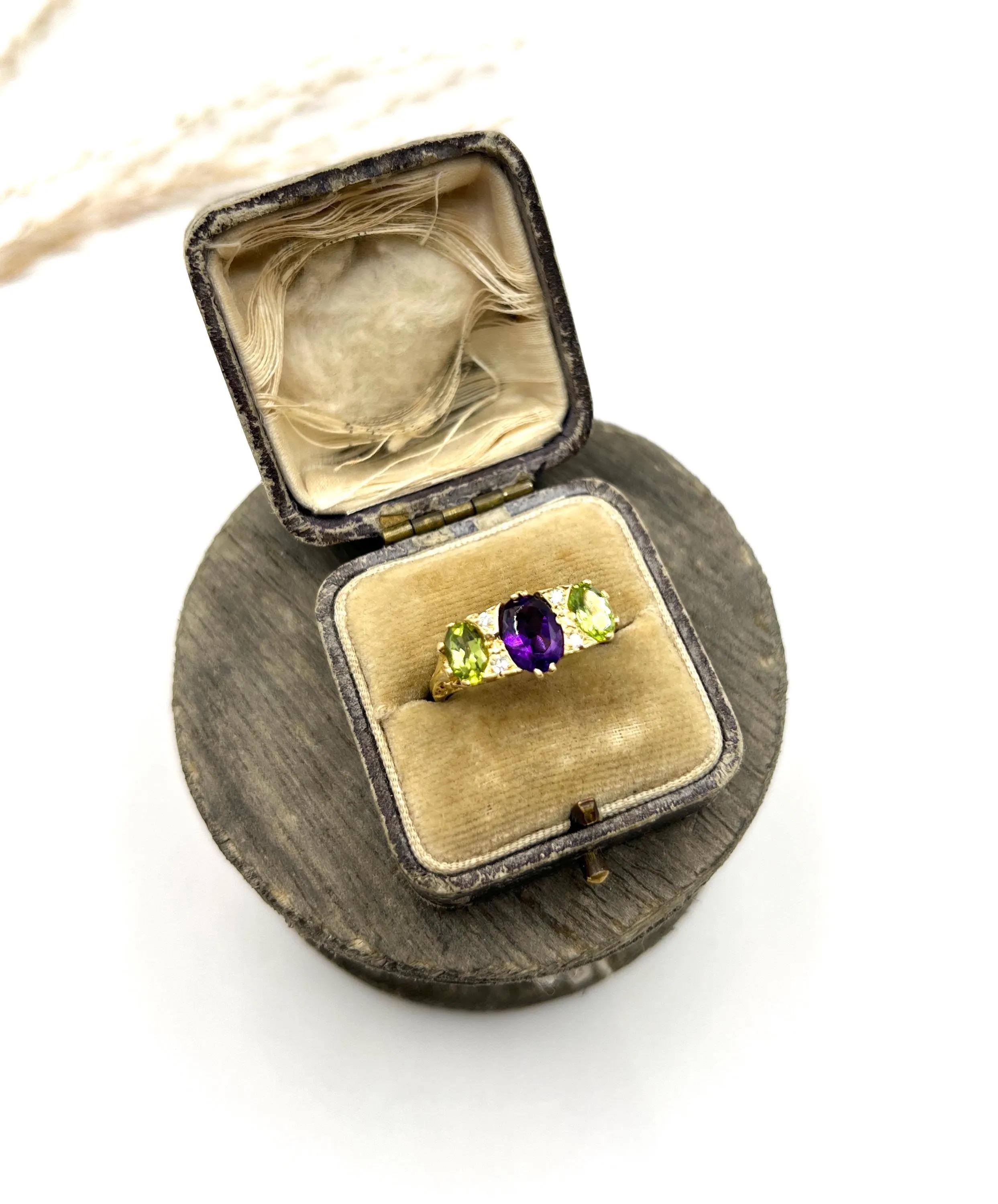 Bague Suffragette en or jaune 18 carats, améthyste, diamant et péridot d'époque édouardienne en vente 2