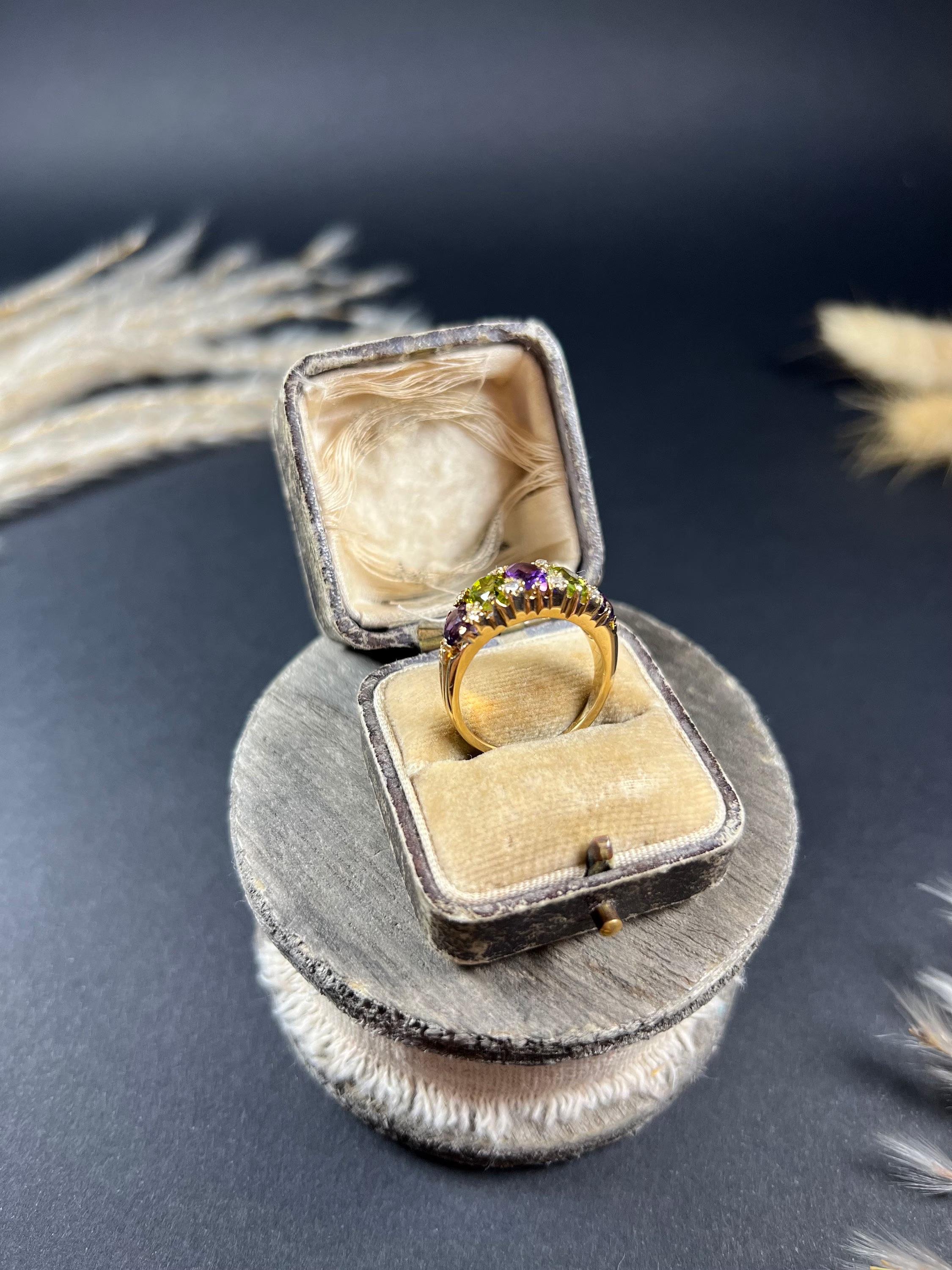18 Karat Gelbgold Edwardianischer Suffragette-Ring mit Amethyst Peridot & Diamant im Angebot 6