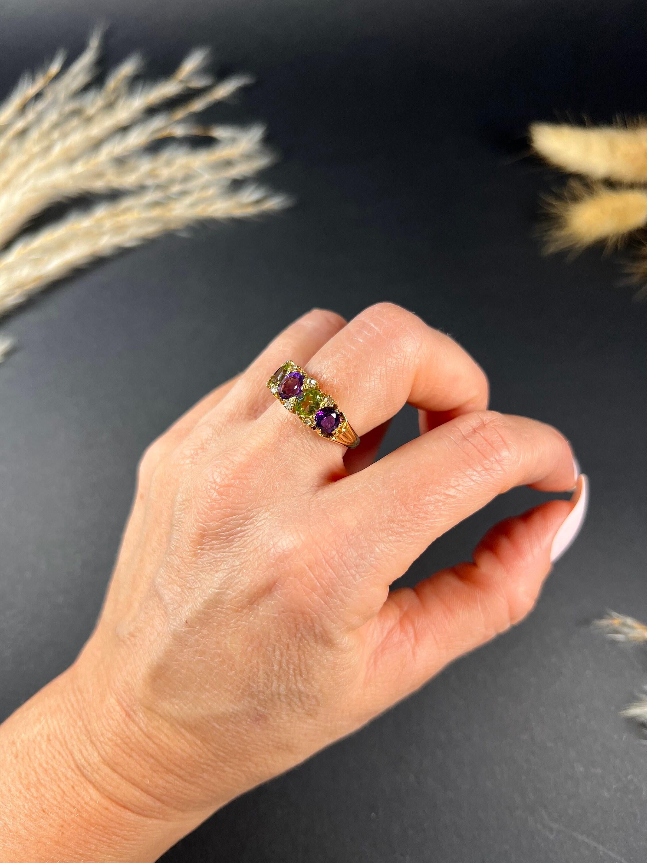 18ct Yellow Gold Edwardian Suffragette Ring Set with Amethyst Peridot & Diamond In Good Condition For Sale In Brighton, GB