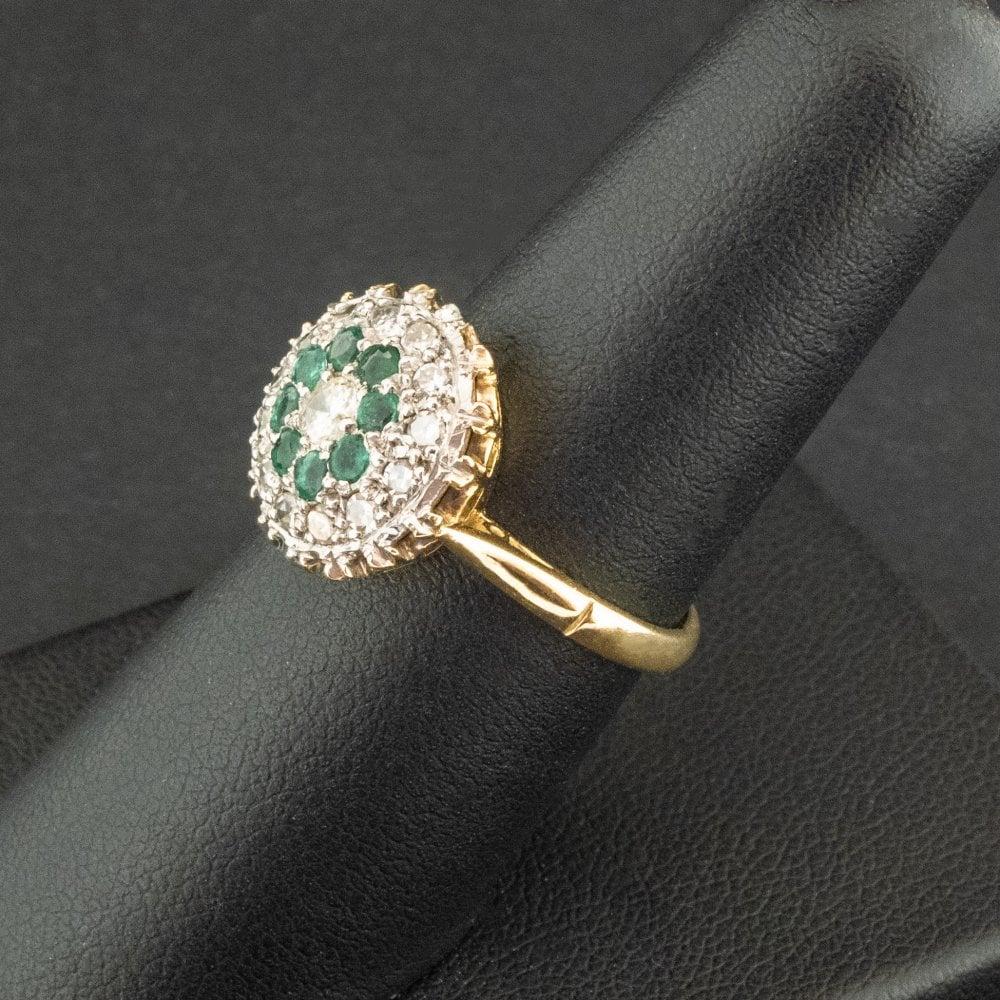 Round Cut 18ct Yellow Gold Emerald and Diamond Cluster Ring Size N 1/2 5.2g For Sale