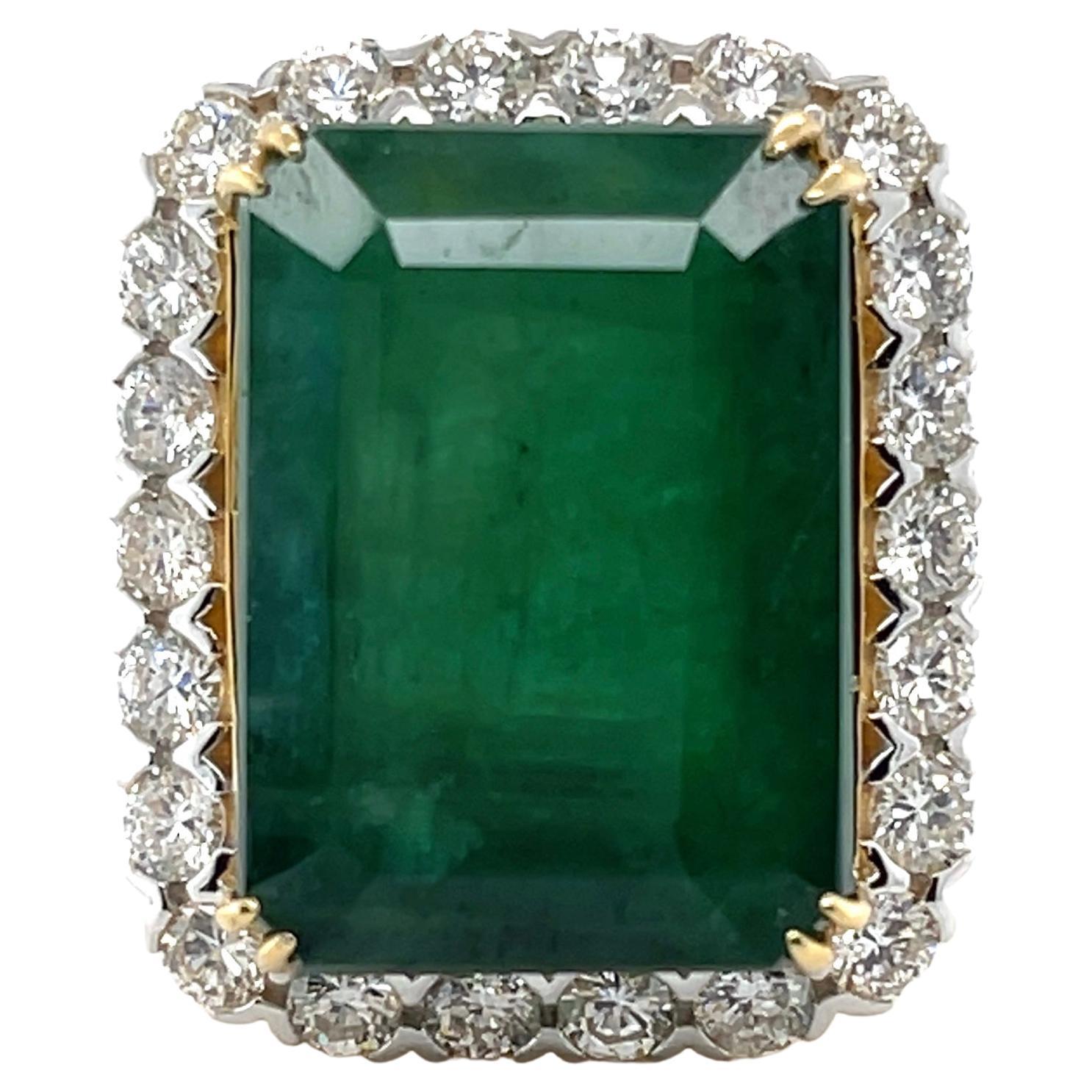 18ct Yellow Gold Emerald and Diamond Ring For Sale