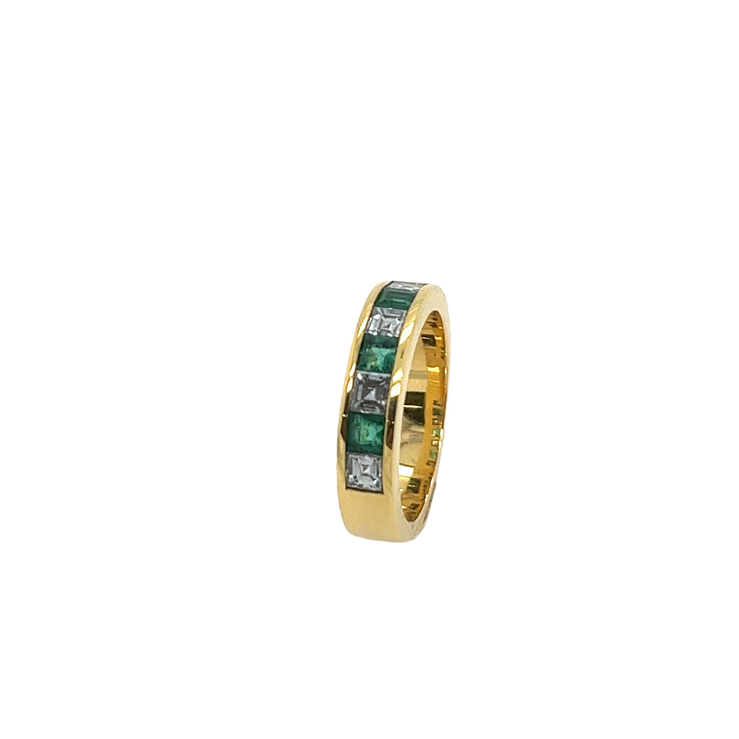 Princess Cut 18ct Yellow Gold Emerald& Diamond 7 Stone Ring, 0.67ct & 0.52ct Emerald For Sale